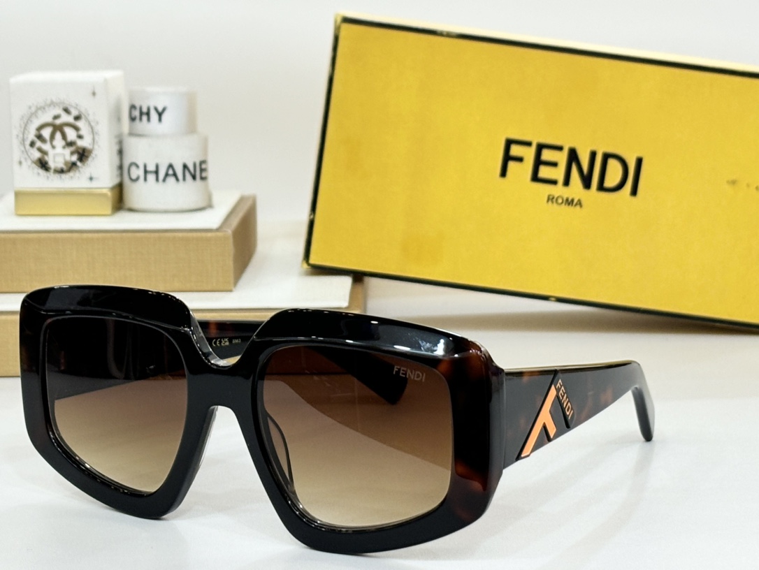 FENDIMod:FE4079Sized:54口21-142