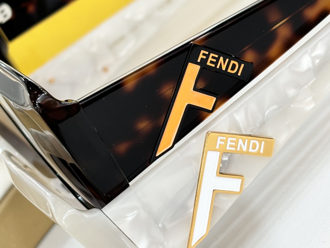 FENDIMod:FE4079Sized:54口21-142