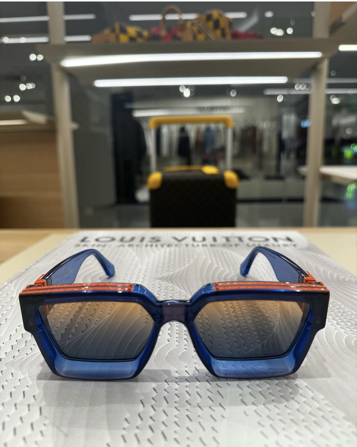 24/25 Add new colors
TOP QUALITY 
LV96006 Millionai