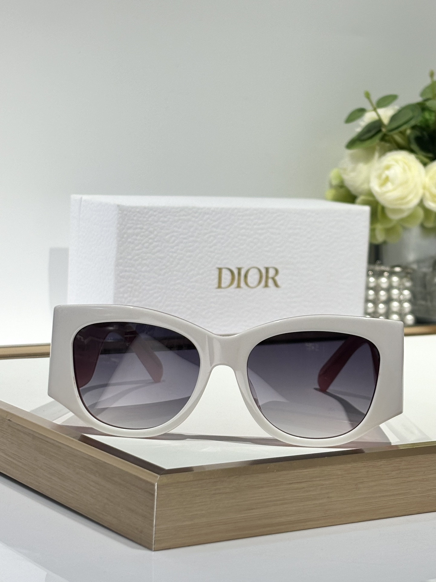DIORNUITMOD:S1ISIZE:60-12-140