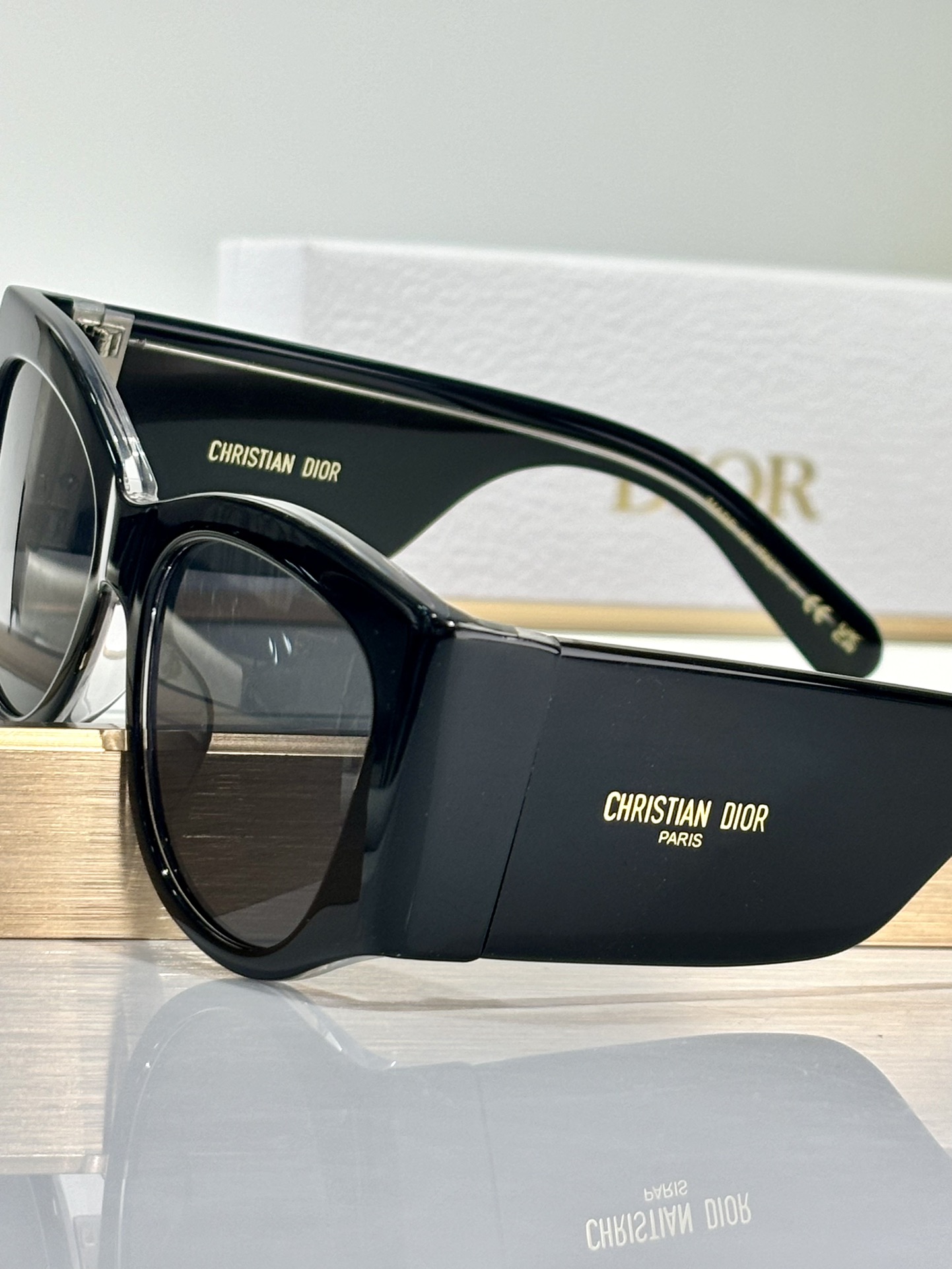 DIORNUITMOD:S1ISIZE:60-12-140