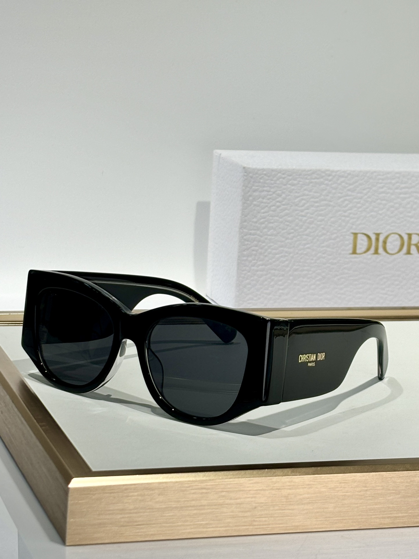 DIORNUITMOD:S1ISIZE:60-12-140