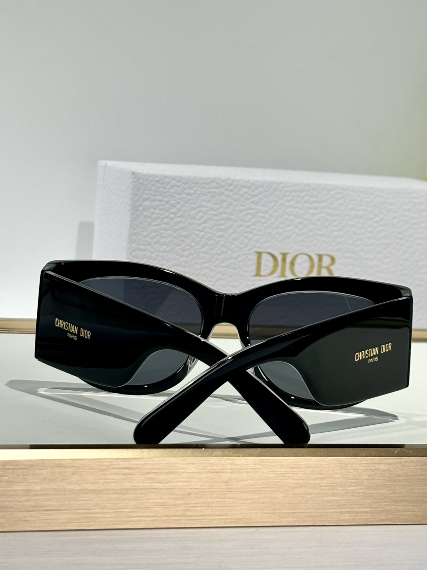 DIORNUITMOD:S1ISIZE:60-12-140