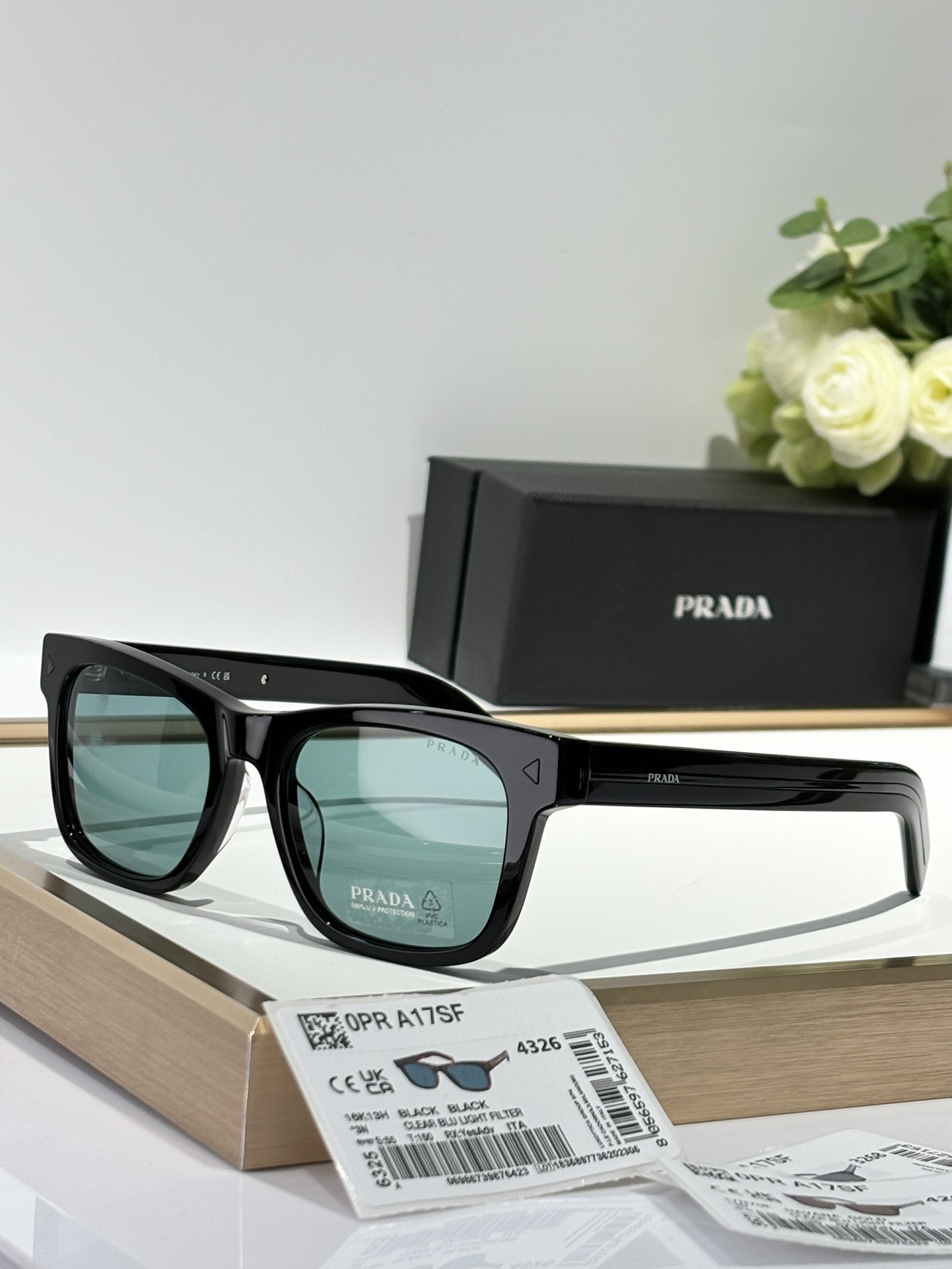  PRADA* Polarized lenses
MOD：SPRA17SF
SIZE：54-19-145