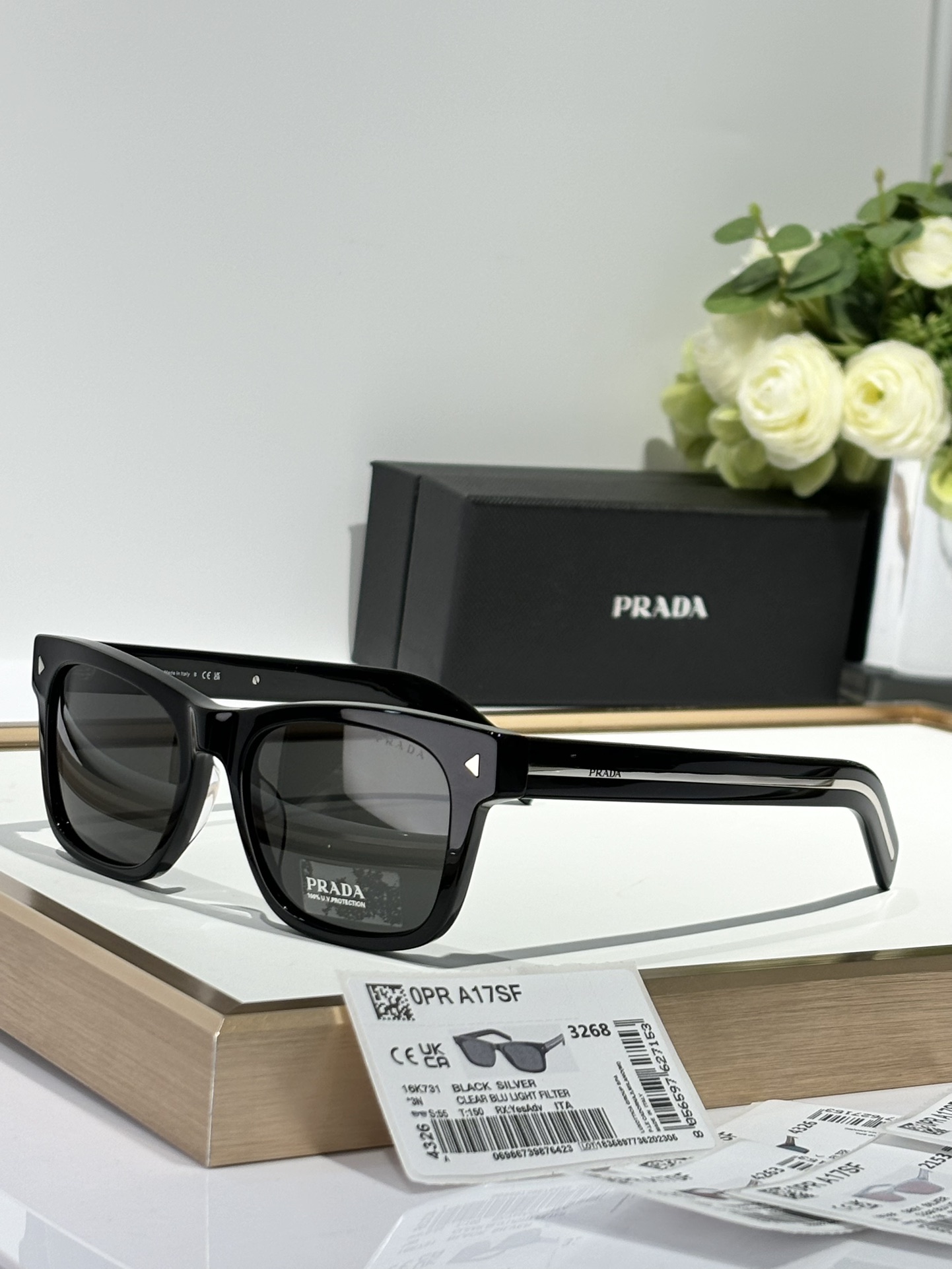  PRADA* Polarized lenses
MOD：SPRA17SF
SIZE：54-19-145