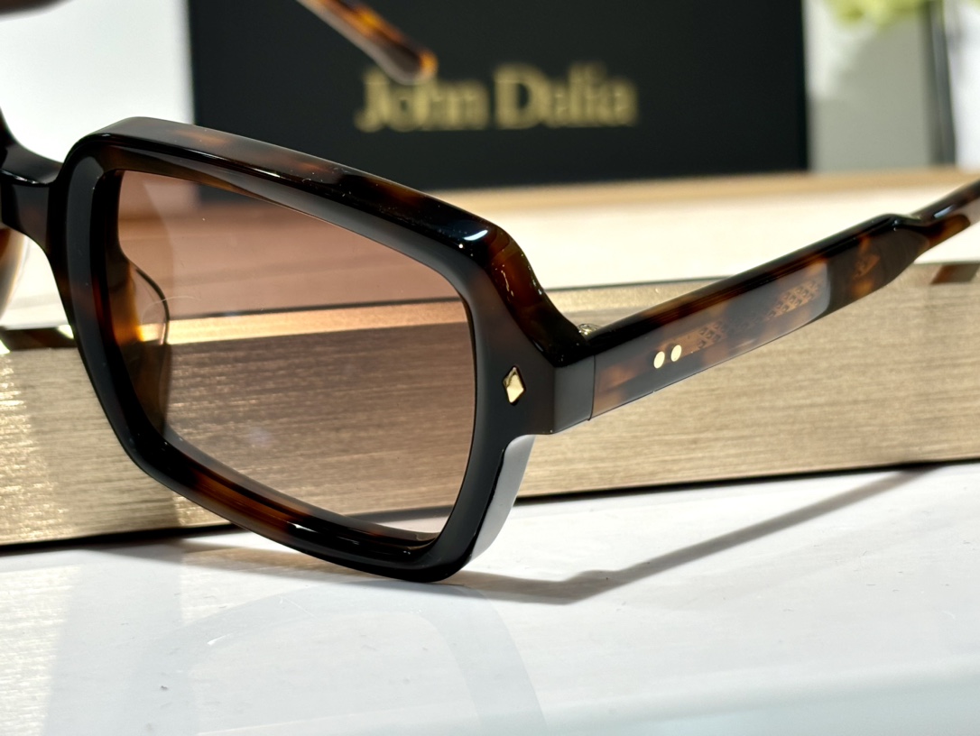 JohnDaliaMODELCHARLIESIZE52口23-145