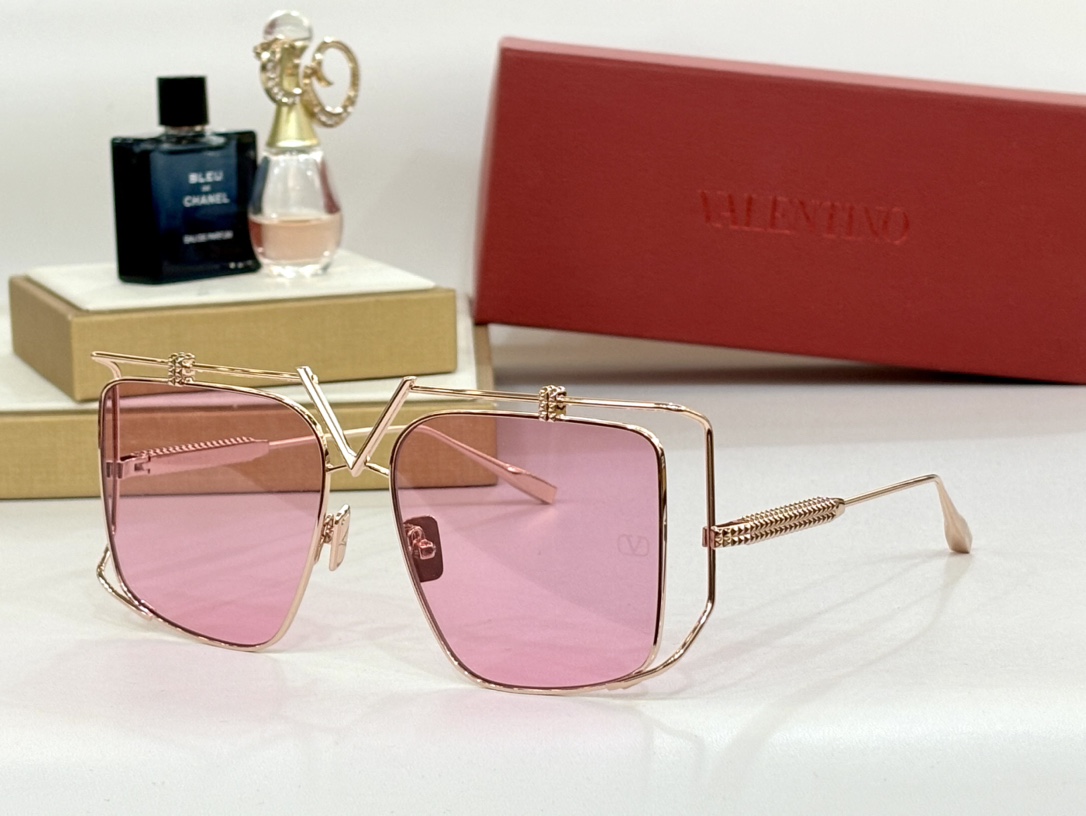 ValentinoMod：V-LIGHT VLS-116Size：59-15-140Oversize F