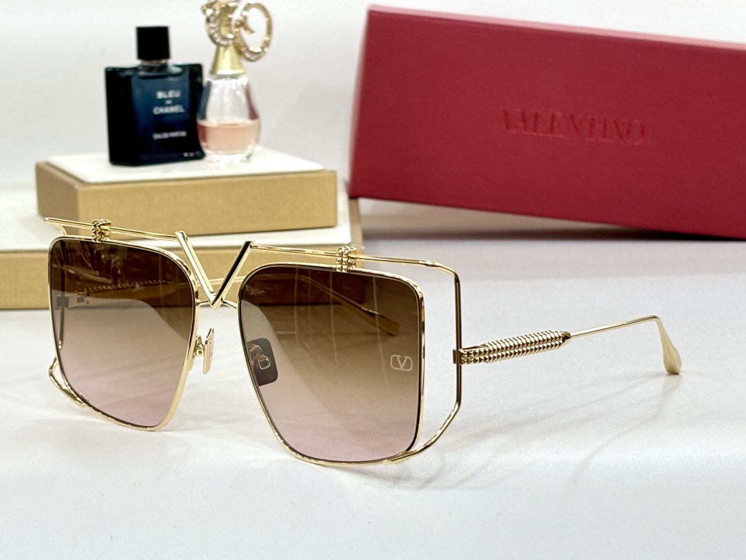 ValentinoMod：V-LIGHT VLS-116Size：59-15-140Oversize F