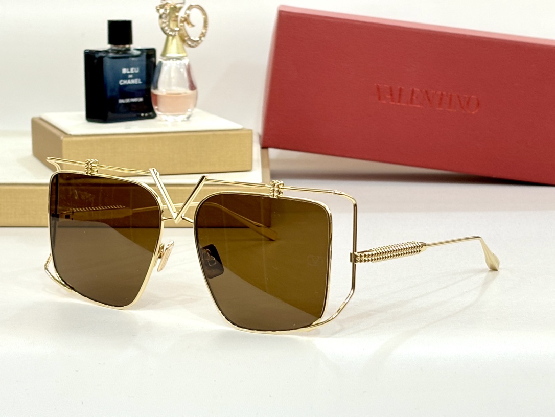 ValentinoMod：V-LIGHT VLS-116Size：59-15-140Oversize F