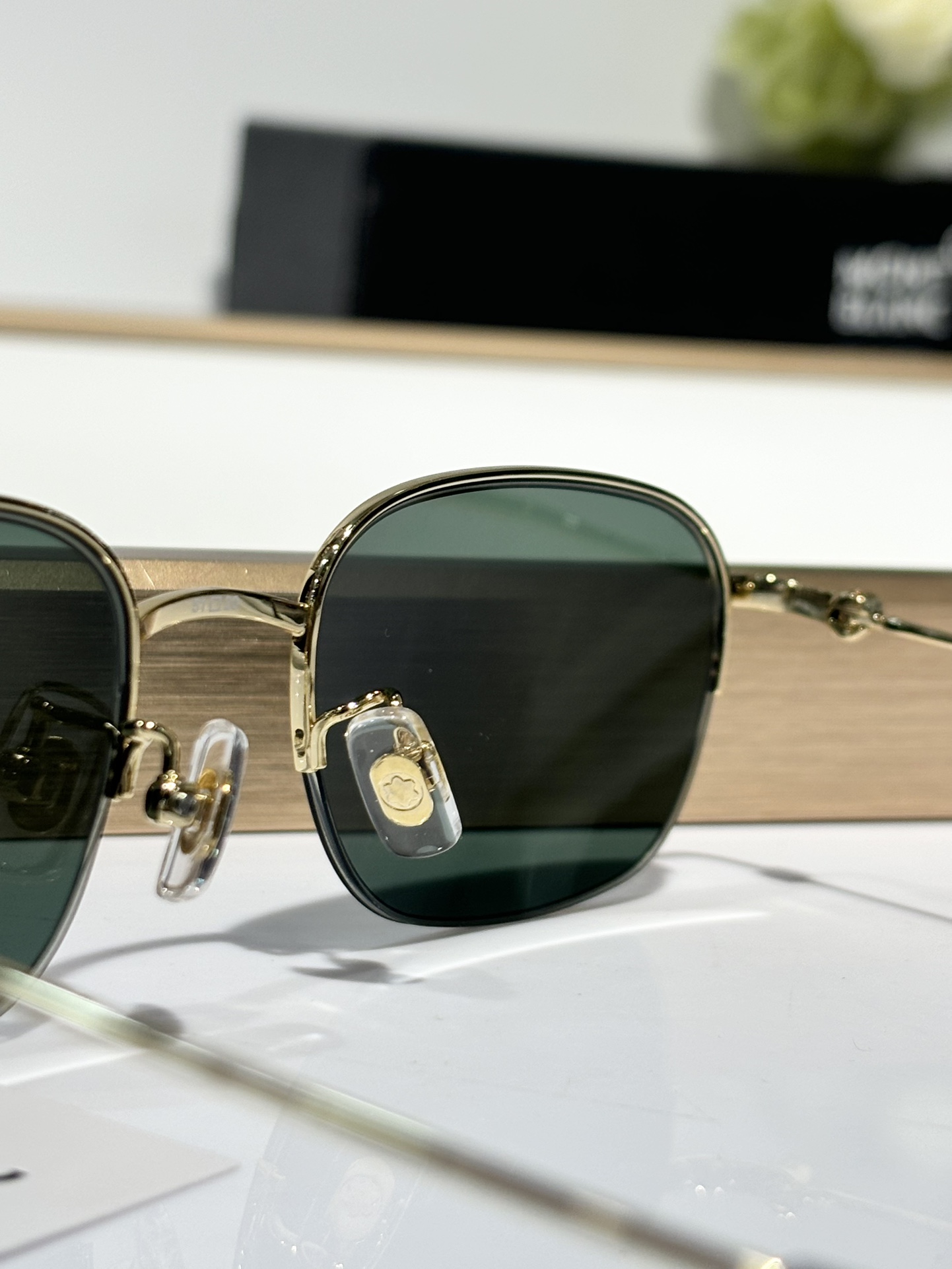  TITANIUM 
钛架
MONT BLAN*
MODEL MB0372
SIZE 51口20-150