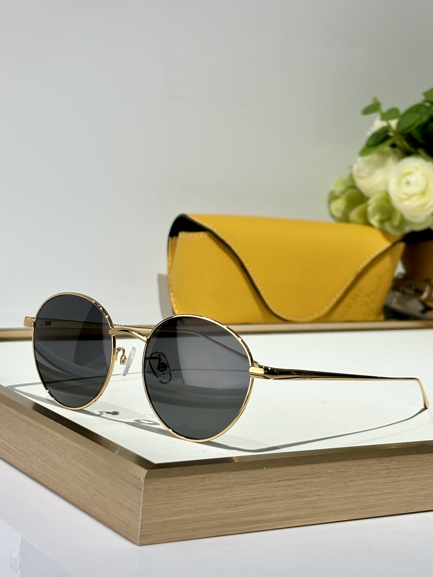 LOEWE
MODEL：G
SIZE：52口19-140
