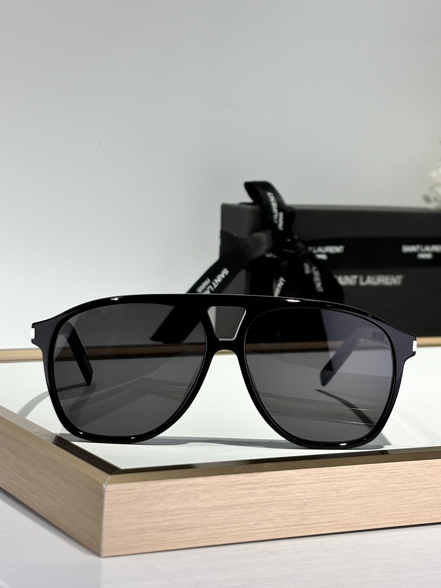 ￼ Saint Lauren*
Mod：SL596
Size：58-14-145
细节 
绝美
