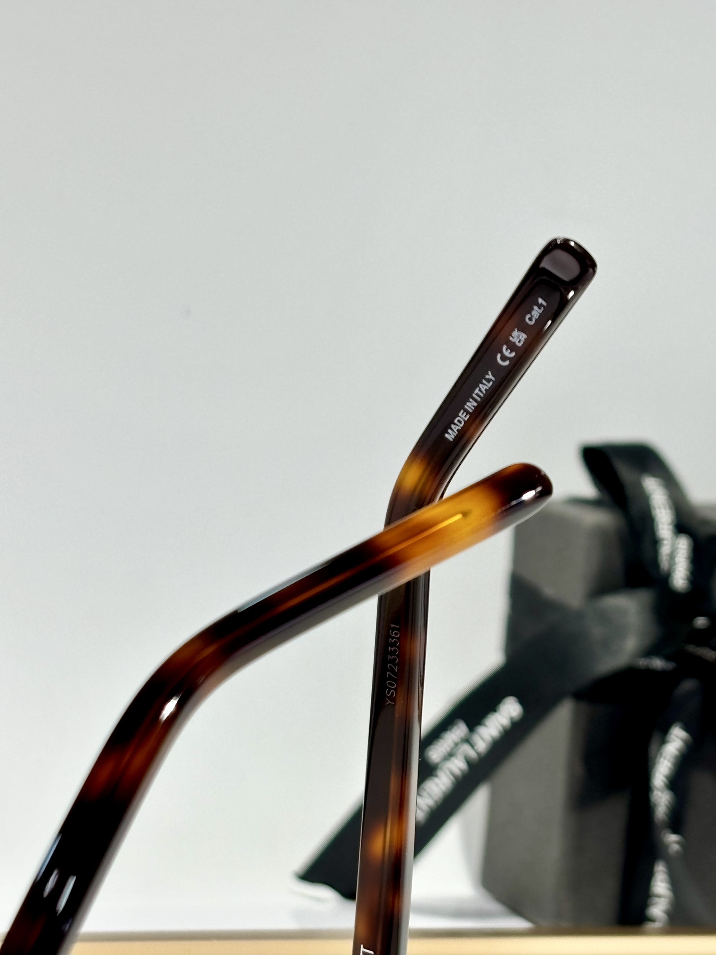 ￼ Saint Lauren*
Mod：SL596
Size：58-14-145
细节 
绝美
