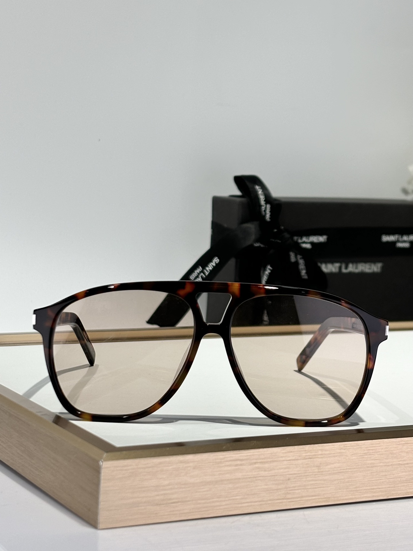 ￼ Saint Lauren*
Mod：SL596
Size：58-14-145
细节 
绝美
