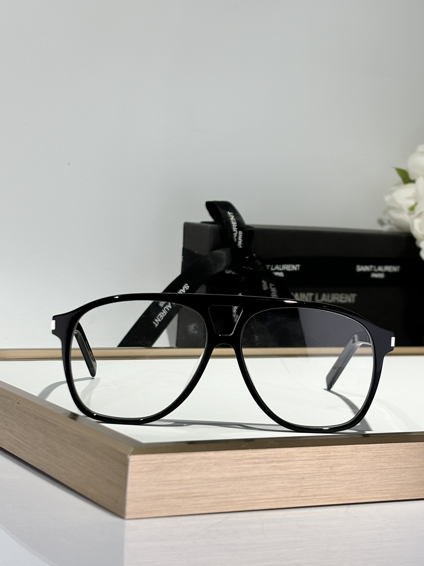  ￼ Saint Lauren*
Mod：SL596
Size：58-14-145
细节 
绝美
