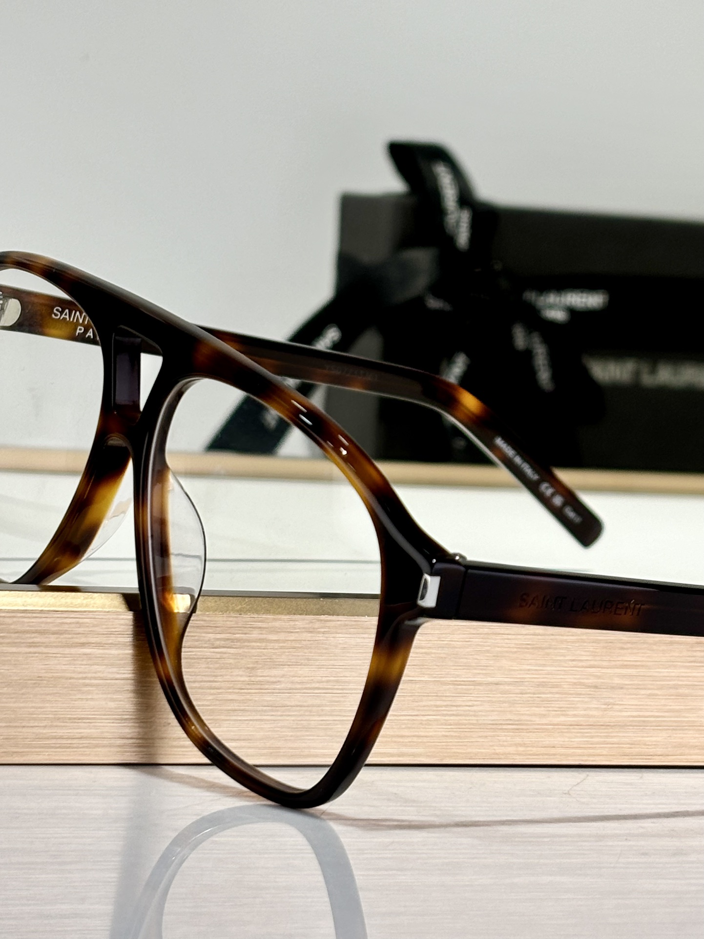  ￼ Saint Lauren*
Mod：SL596
Size：58-14-145
细节 
绝美
