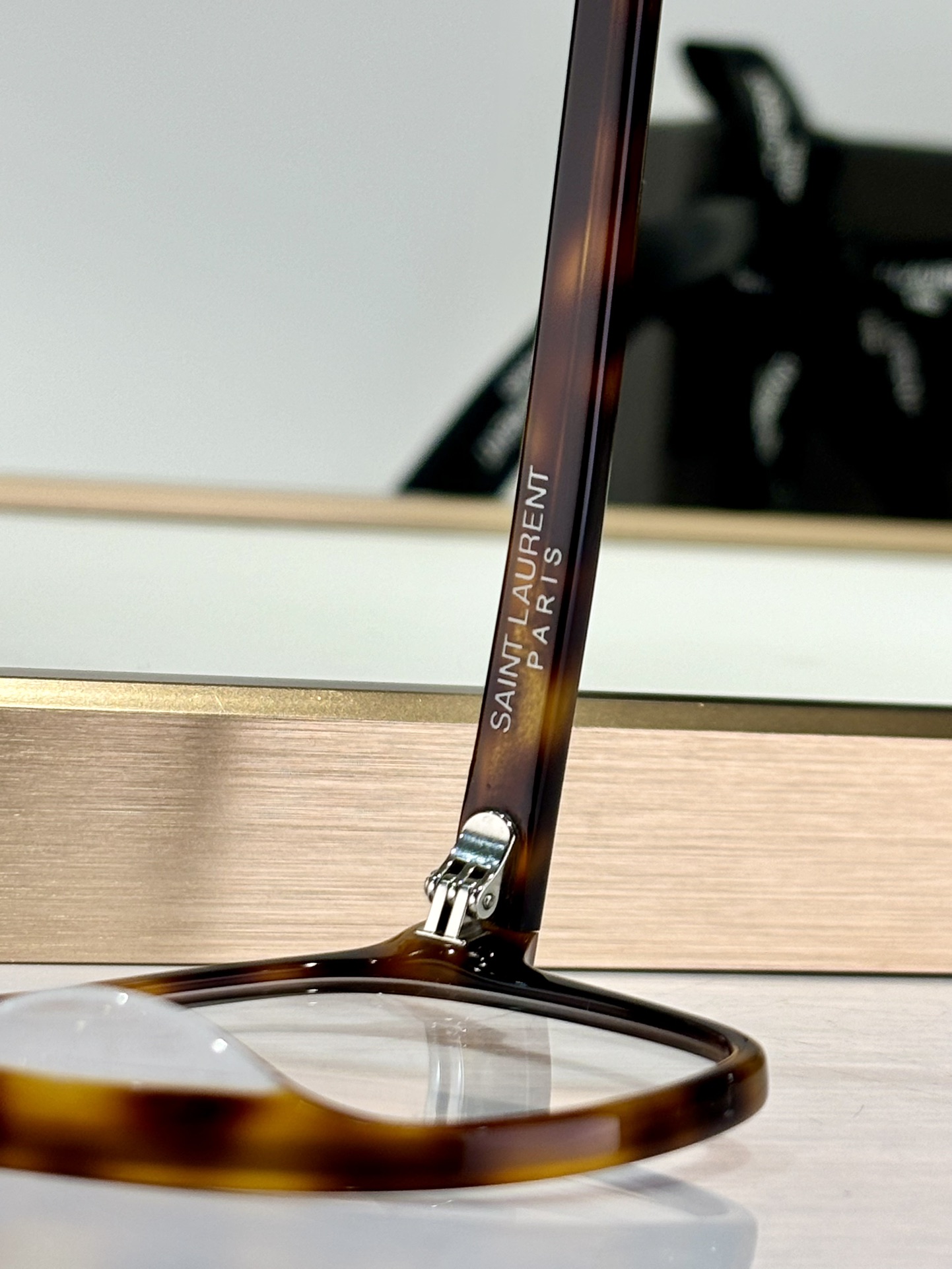 ￼ Saint Lauren*
Mod：SL596
Size：58-14-145
细节 
绝美
