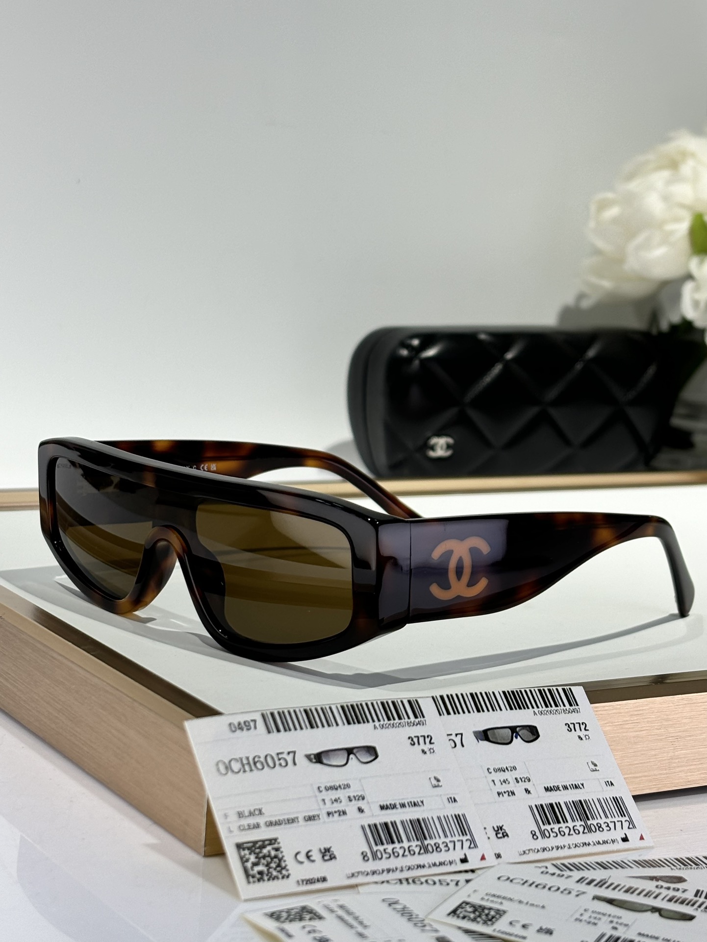  Chanel*
MODCH6057
Size129-145
好货不怕比✔️
原版字母排版
拼色系列
细