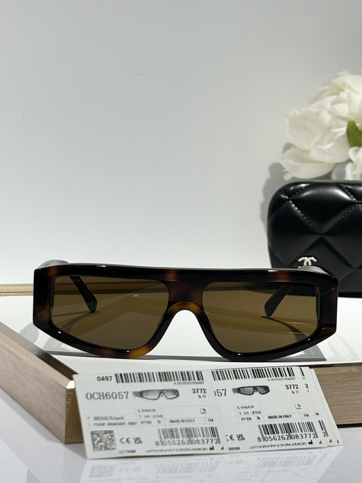  Chanel*
MODCH6057
Size129-145
好货不怕比✔️
原版字母排版
拼色系列
细