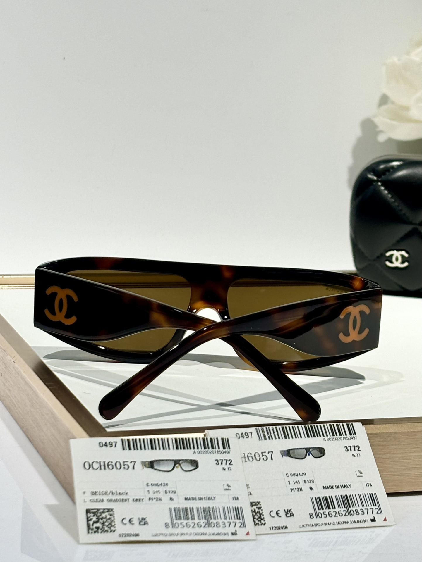  Chanel*
MODCH6057
Size129-145
好货不怕比✔️
原版字母排版
拼色系列
细