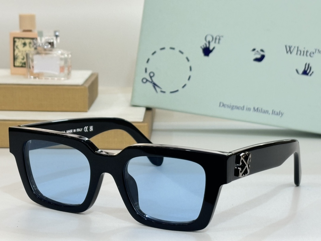  OFF WHITE
MODELOERI126-M
SIZE50口22-145
