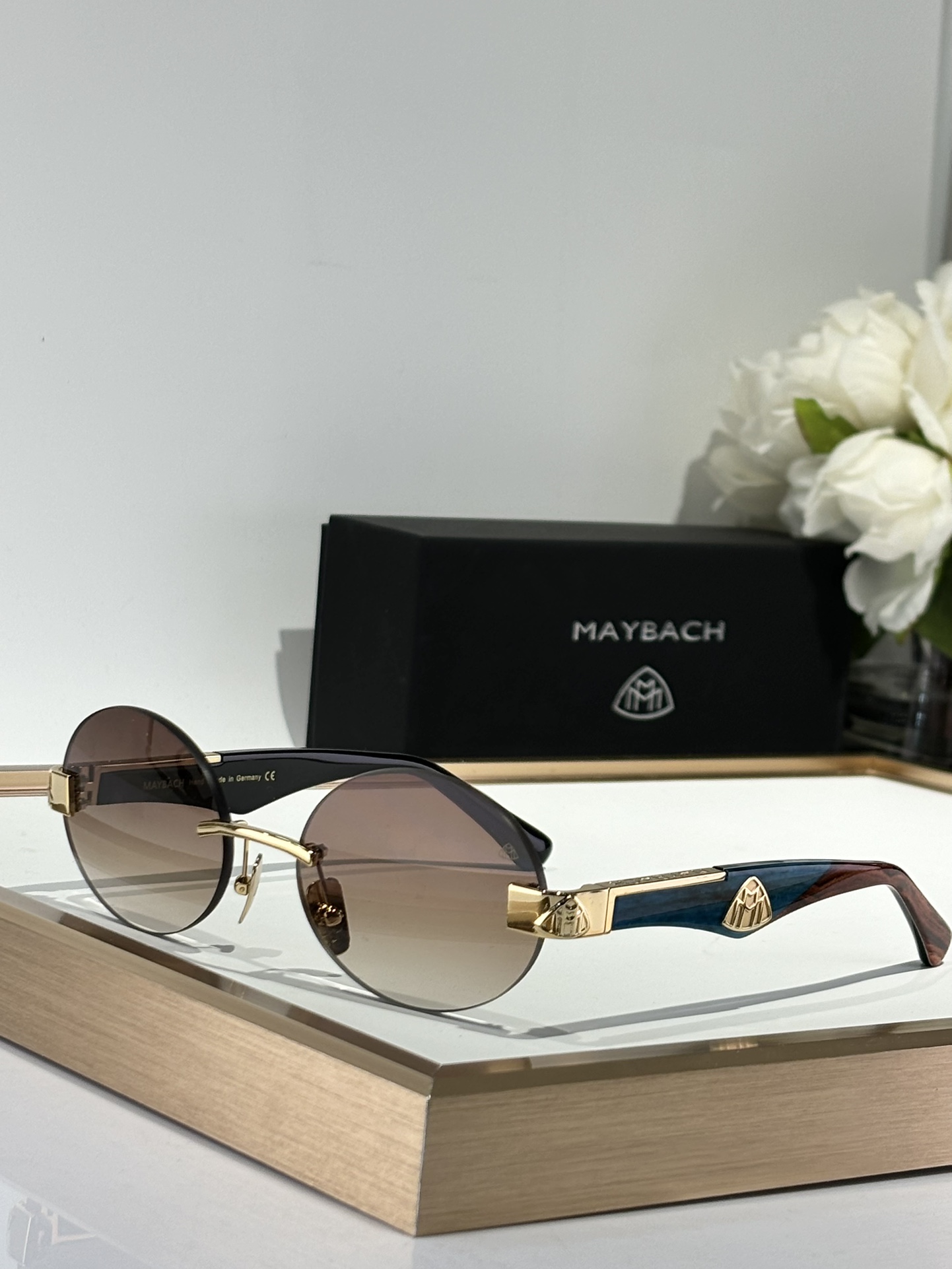  Maybach
Mod：The Magic II
Size：54-17-140
定制进口板料双色拼腿 