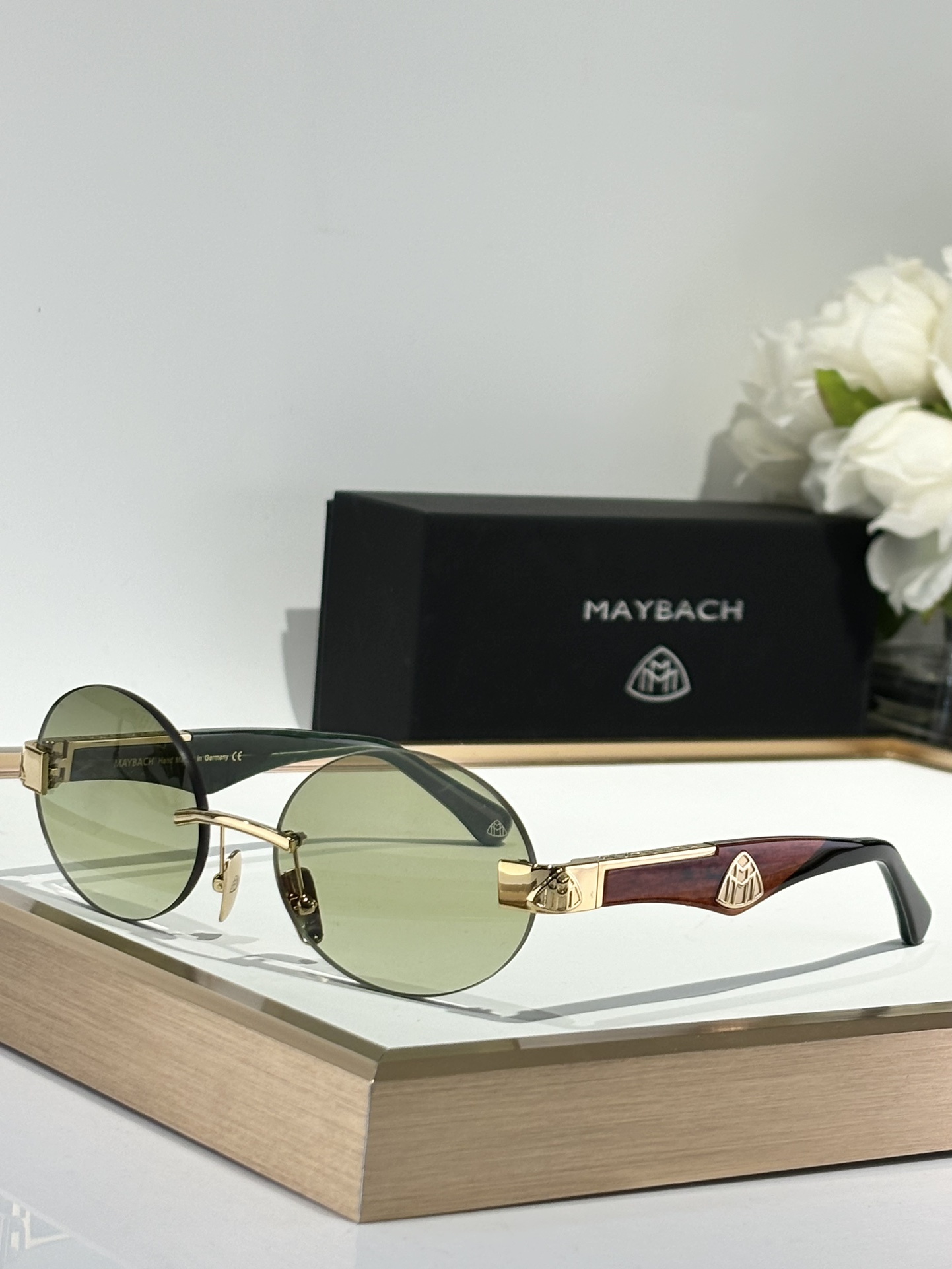  Maybach
Mod：The Magic II
Size：54-17-140
定制进口板料双色拼腿 