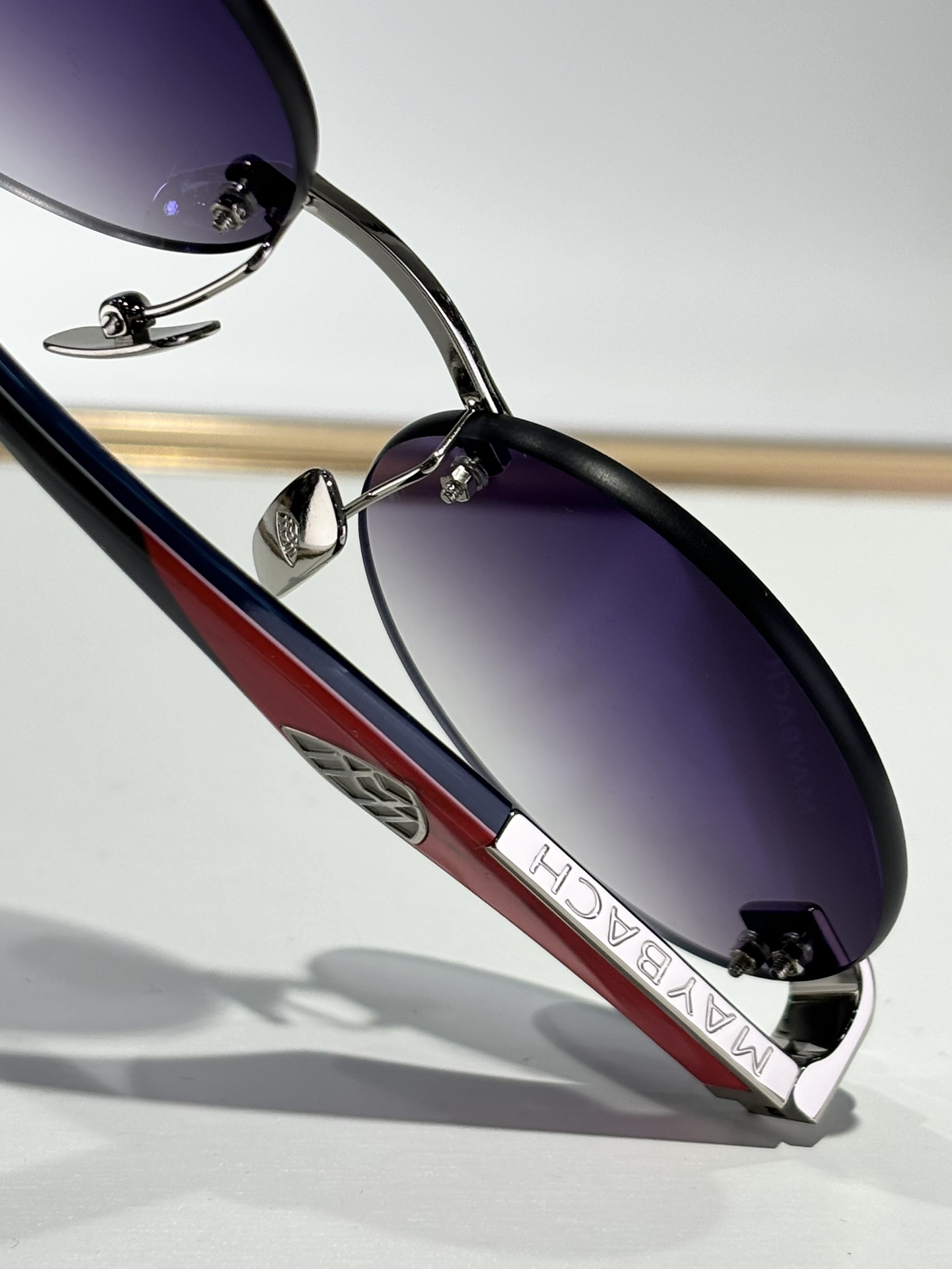  Maybach
Mod：The Magic II
Size：54-17-140
定制进口板料双色拼腿 