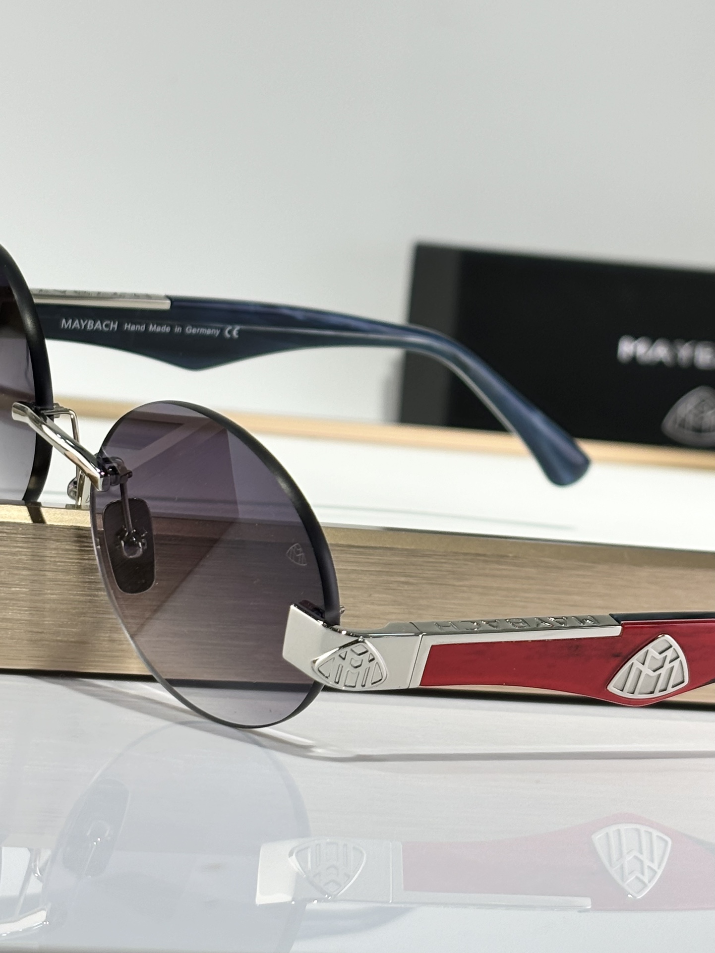  Maybach
Mod：The Magic II
Size：54-17-140
定制进口板料双色拼腿 