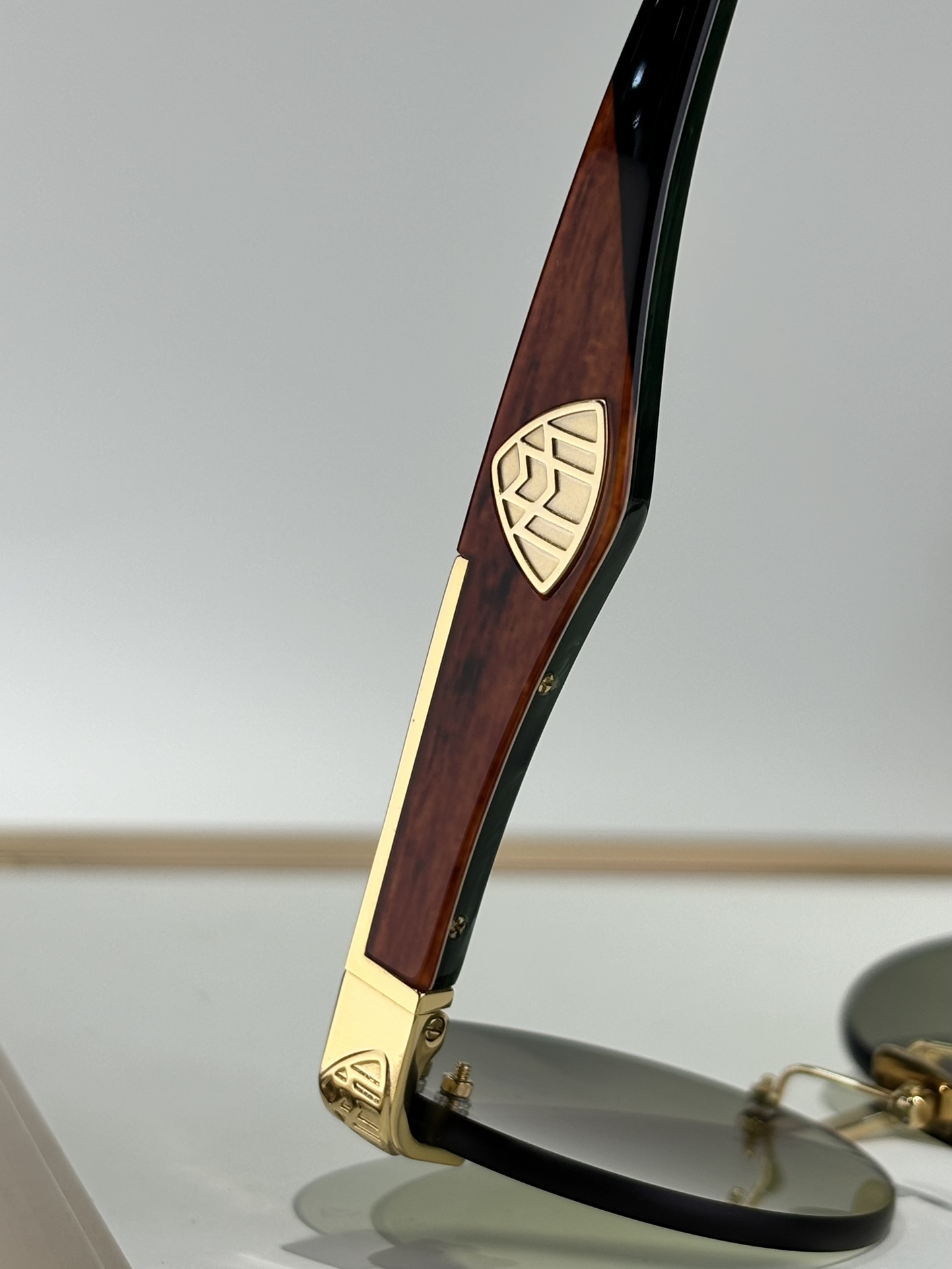  Maybach
Mod：The Magic II
Size：54-17-140
定制进口板料双色拼腿 