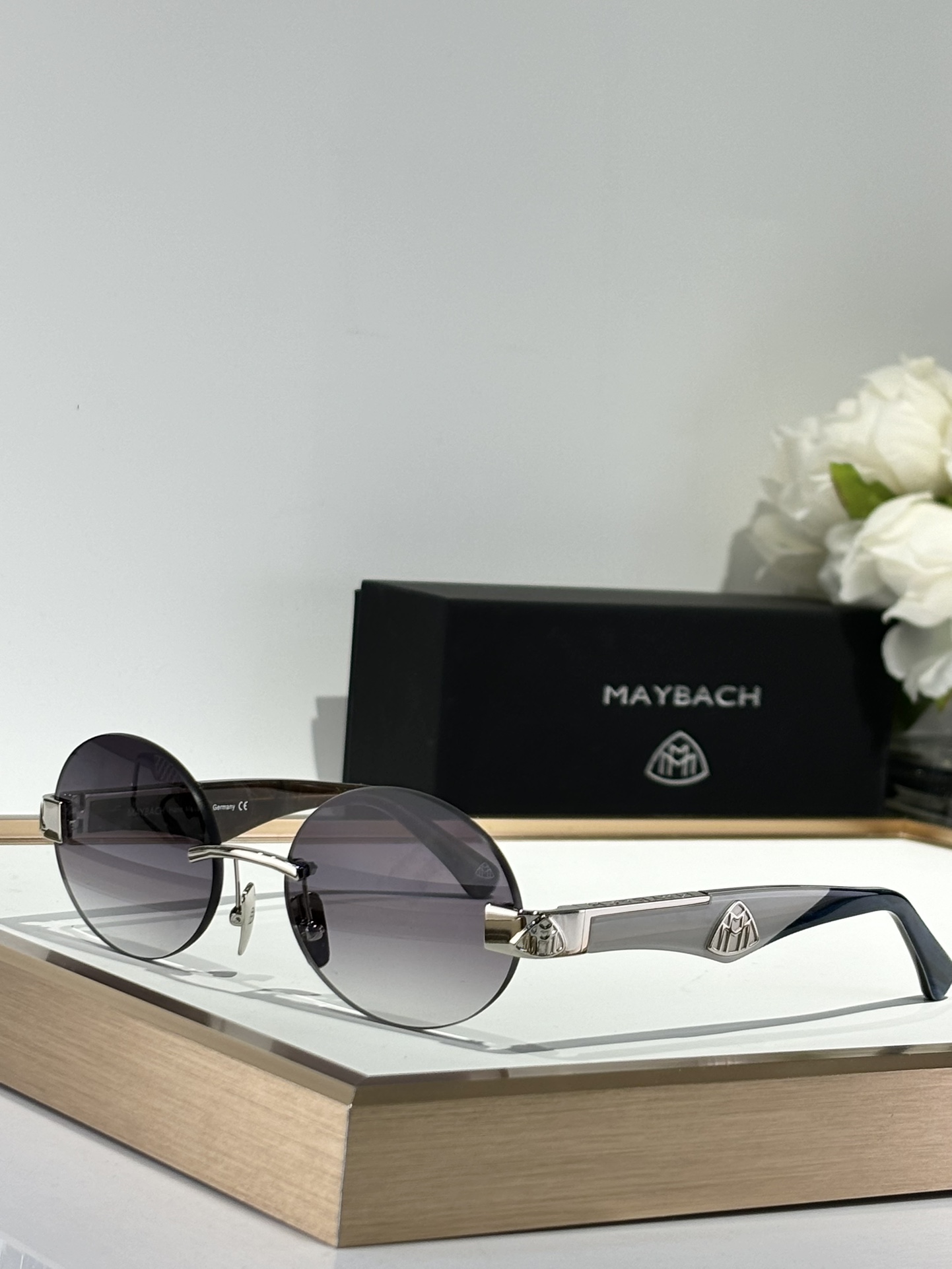  Maybach
Mod：The Magic II
Size：54-17-140
定制进口板料双色拼腿 