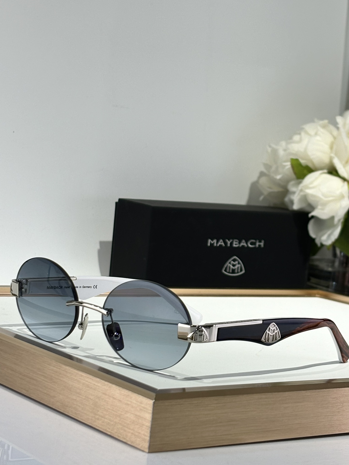  Maybach
Mod：The Magic II
Size：54-17-140
定制进口板料双色拼腿 