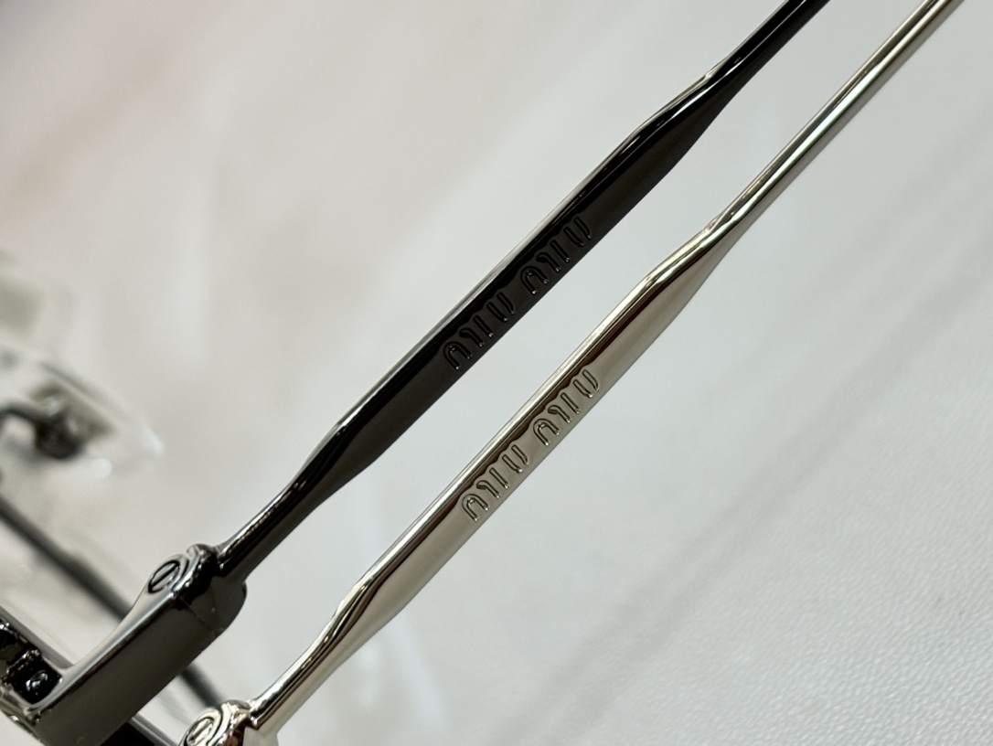 MIUM*MODEL:MU52SVSIZE57口18-145
