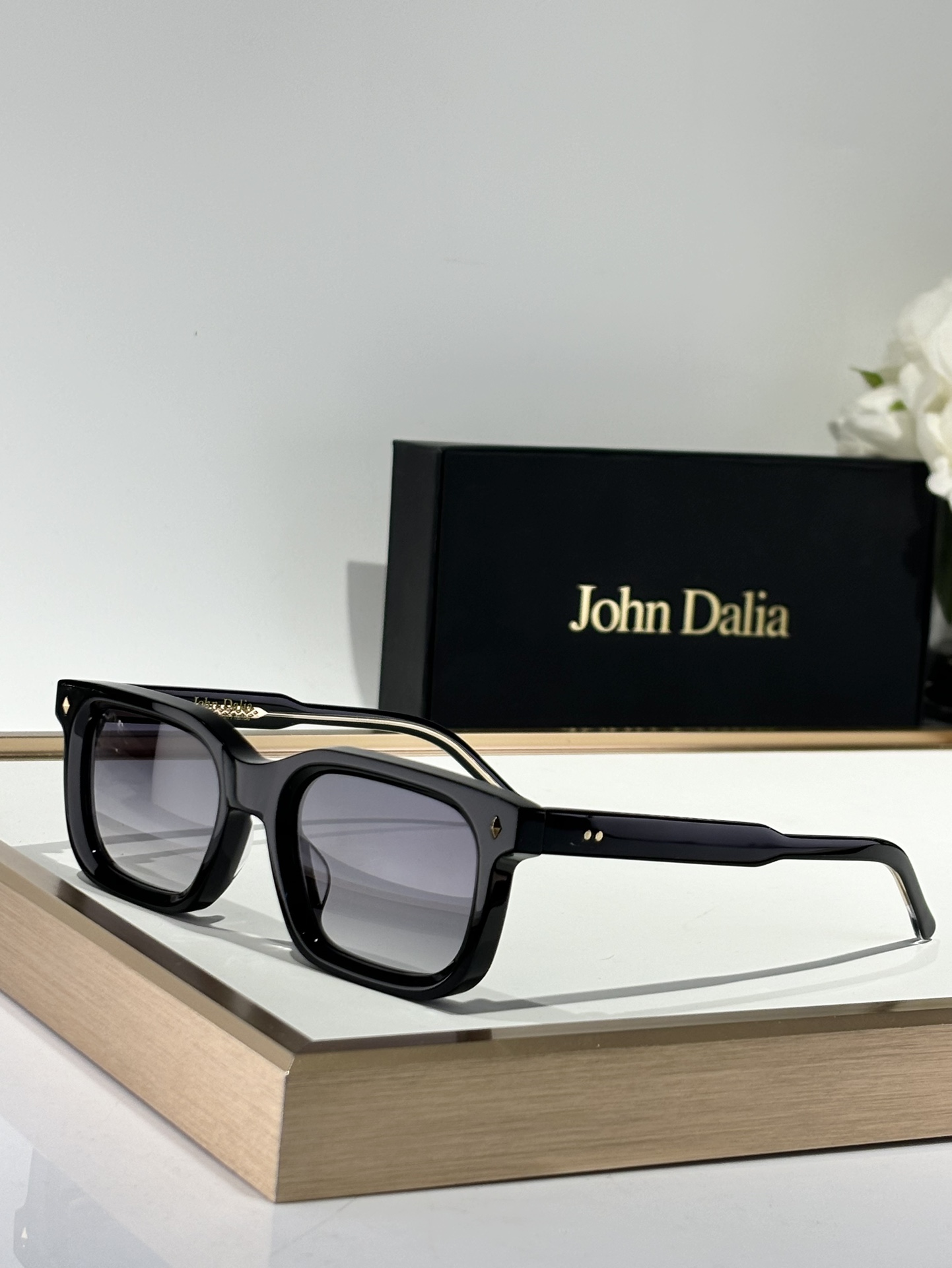 JohnDalia提供符合奢侈自然规律的高端作品:精确度可取性和永恒性定制8.0厚料无与伦比的品质优秀的