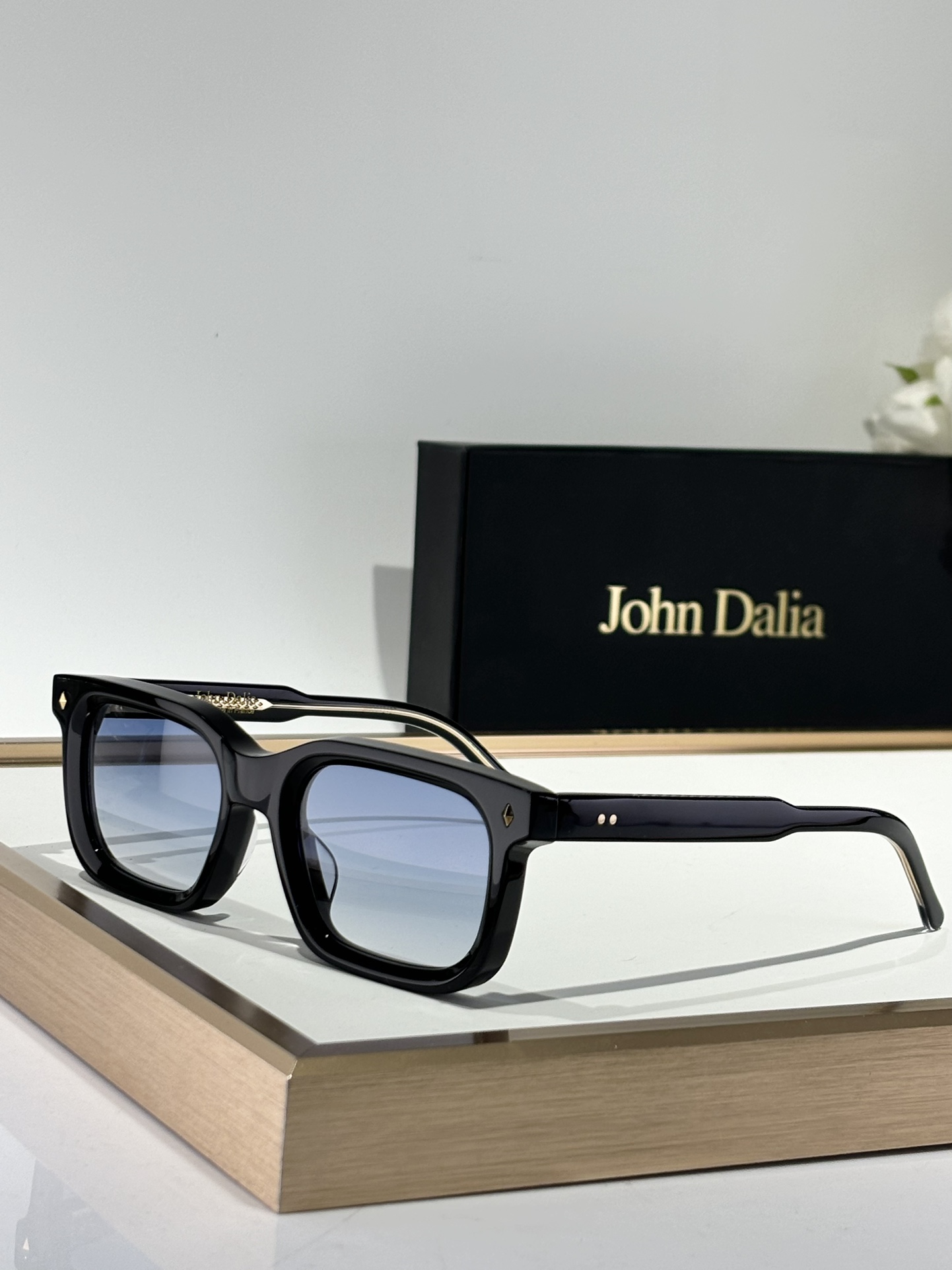 JohnDalia提供符合奢侈自然规律的高端作品:精确度可取性和永恒性定制8.0厚料无与伦比的品质优秀的