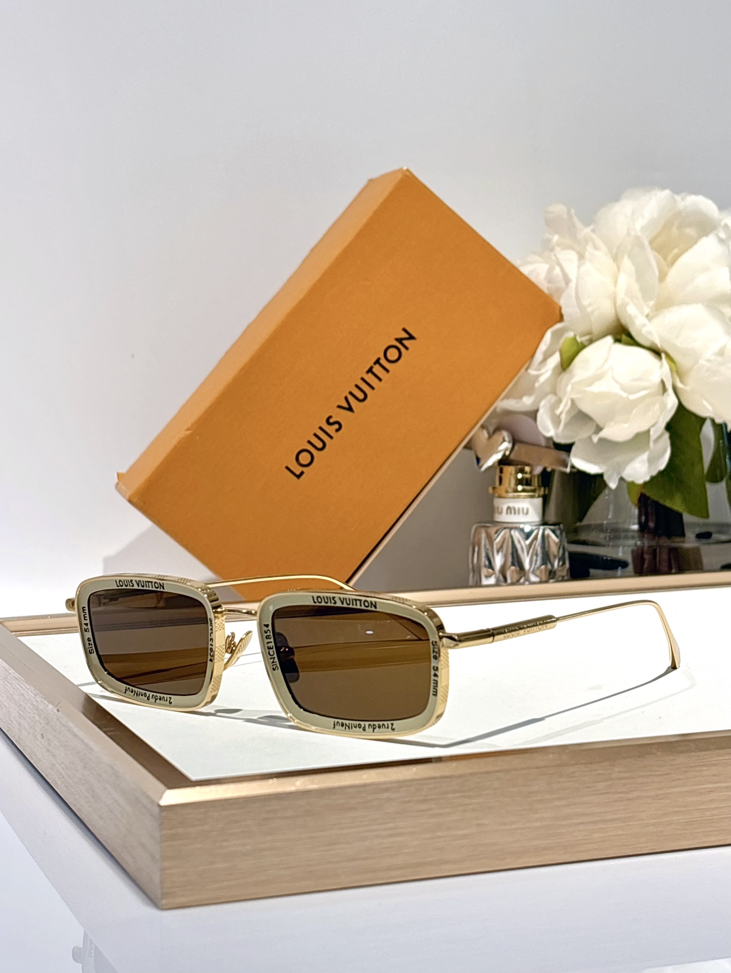 LOUISVUITTO*MOD:Z2203USize52-23-140