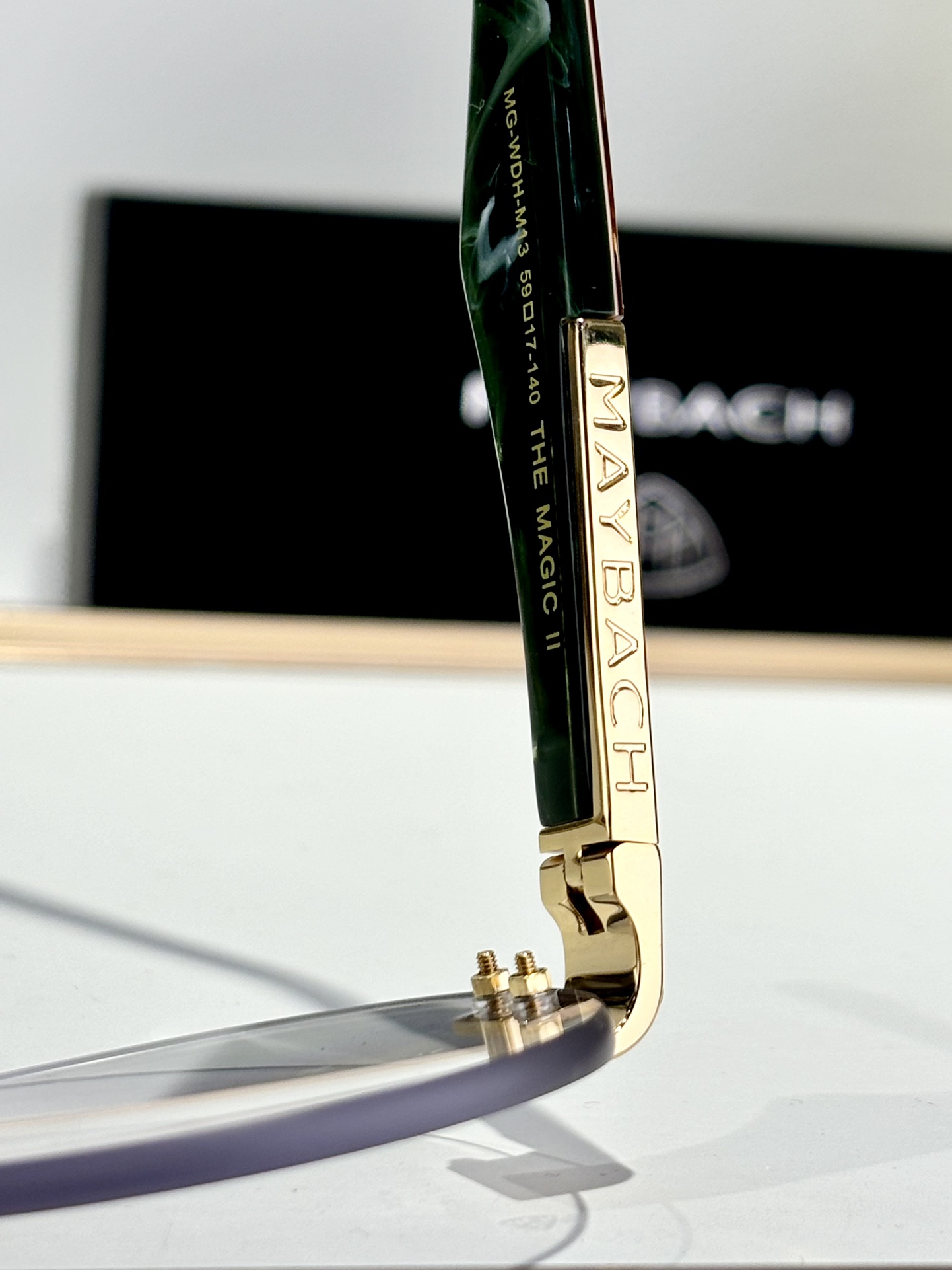  Maybach
Mod：The Magic I
Size：59口17-140
定制进口板料双色拼腿 

