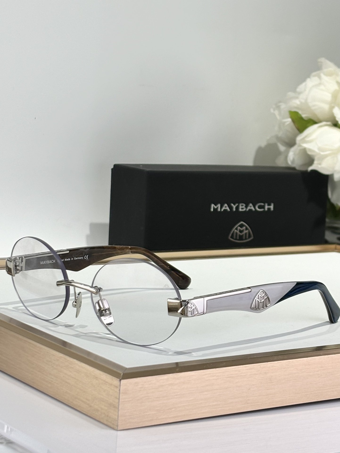  Maybach
Mod：The Magic II
Size：54-17-140
定制进口板料双色拼腿 