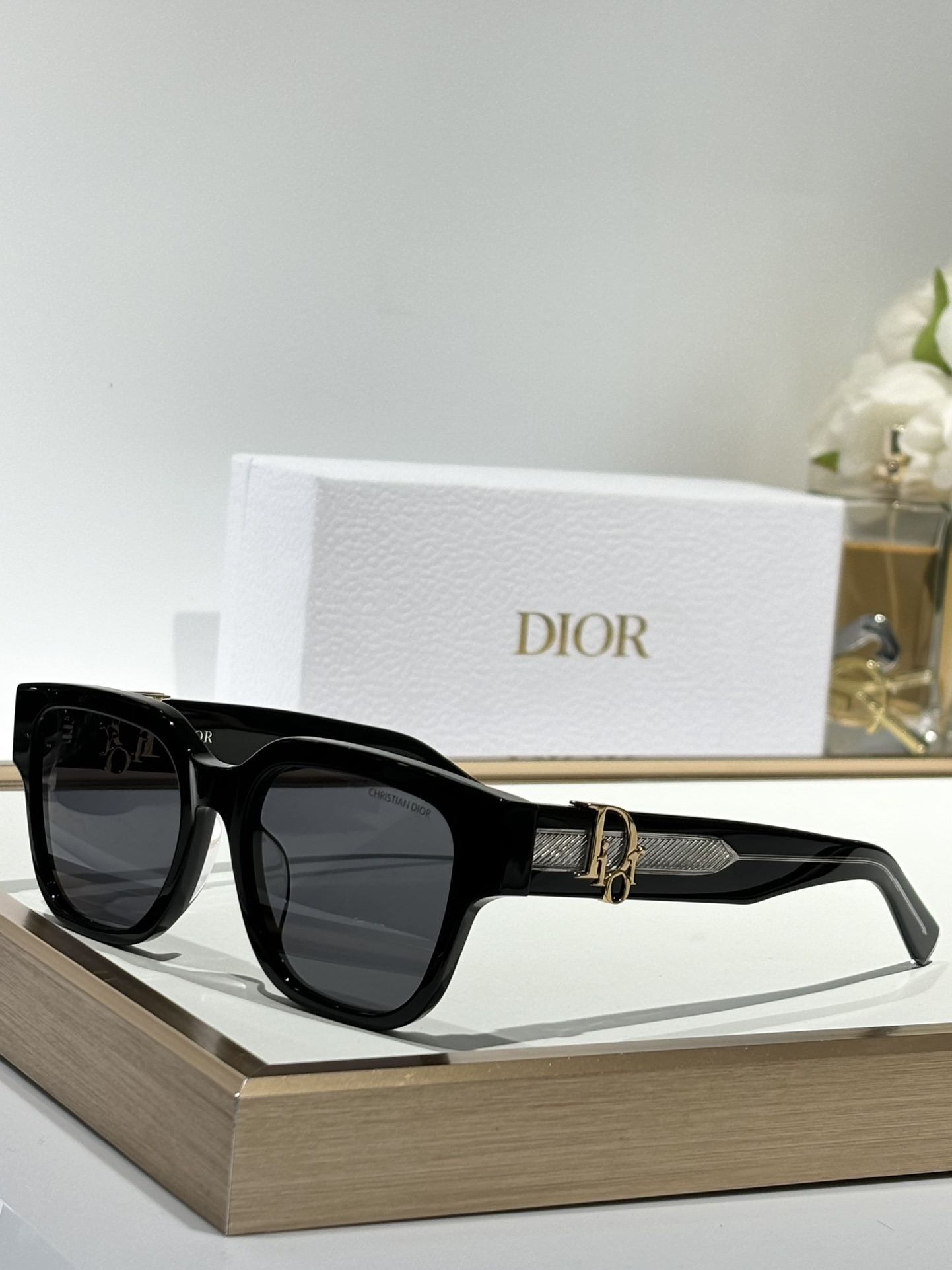 DIORMOD:DIOROBLIQUES1FSIZE:54-18-150