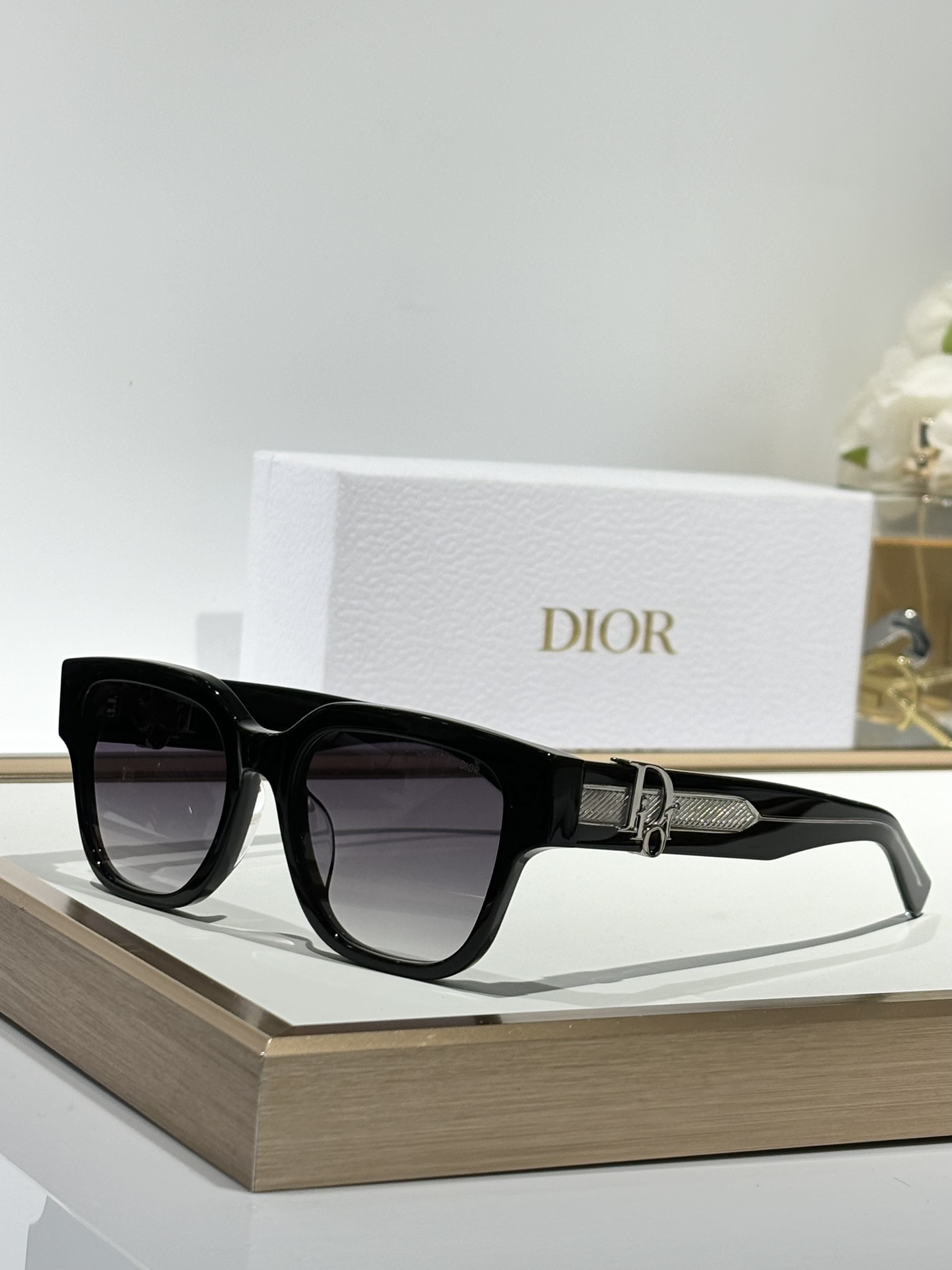 DIORMOD:DIOROBLIQUES1FSIZE:54-18-150