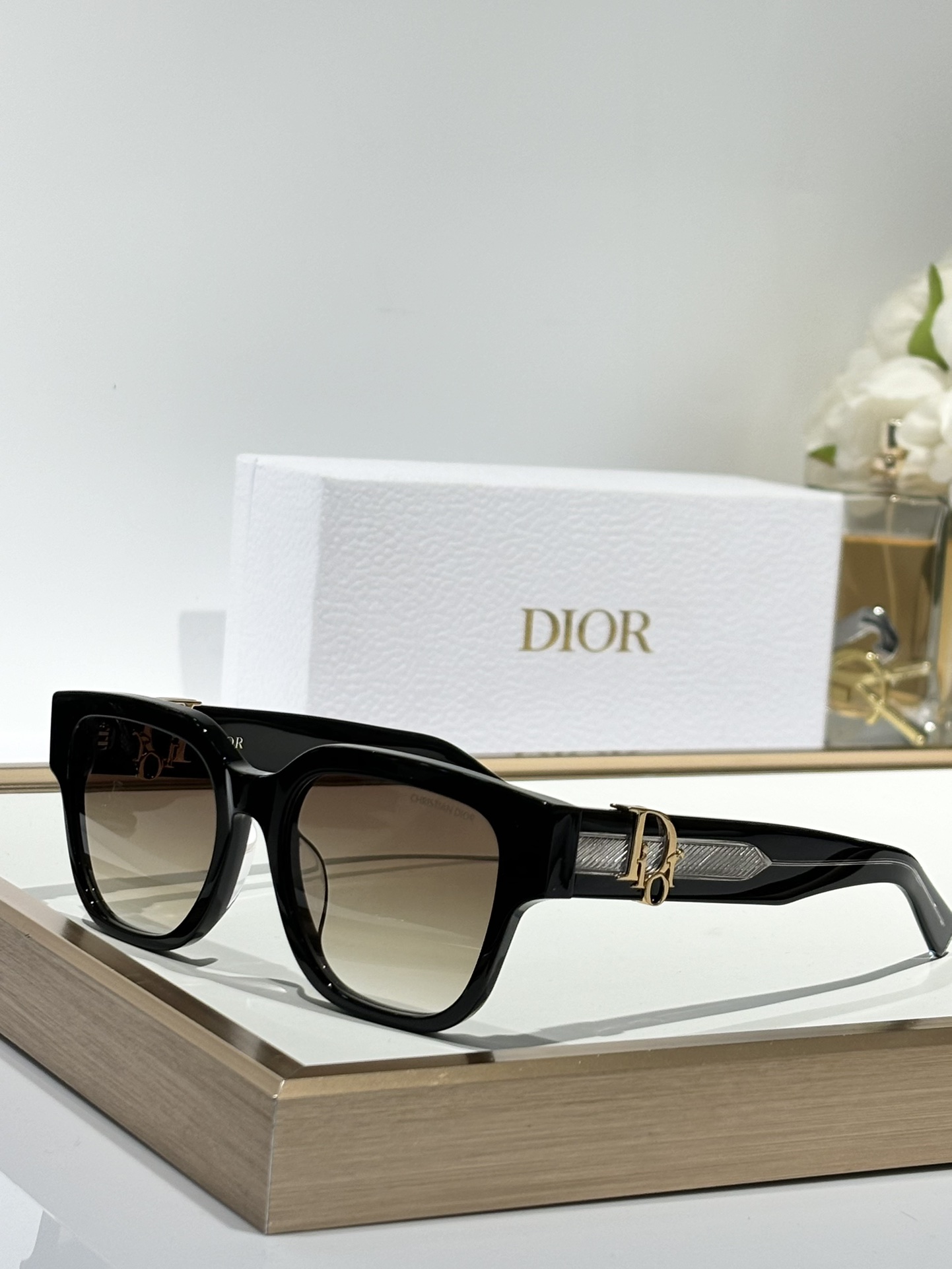 DIORMOD:DIOROBLIQUES1FSIZE:54-18-150