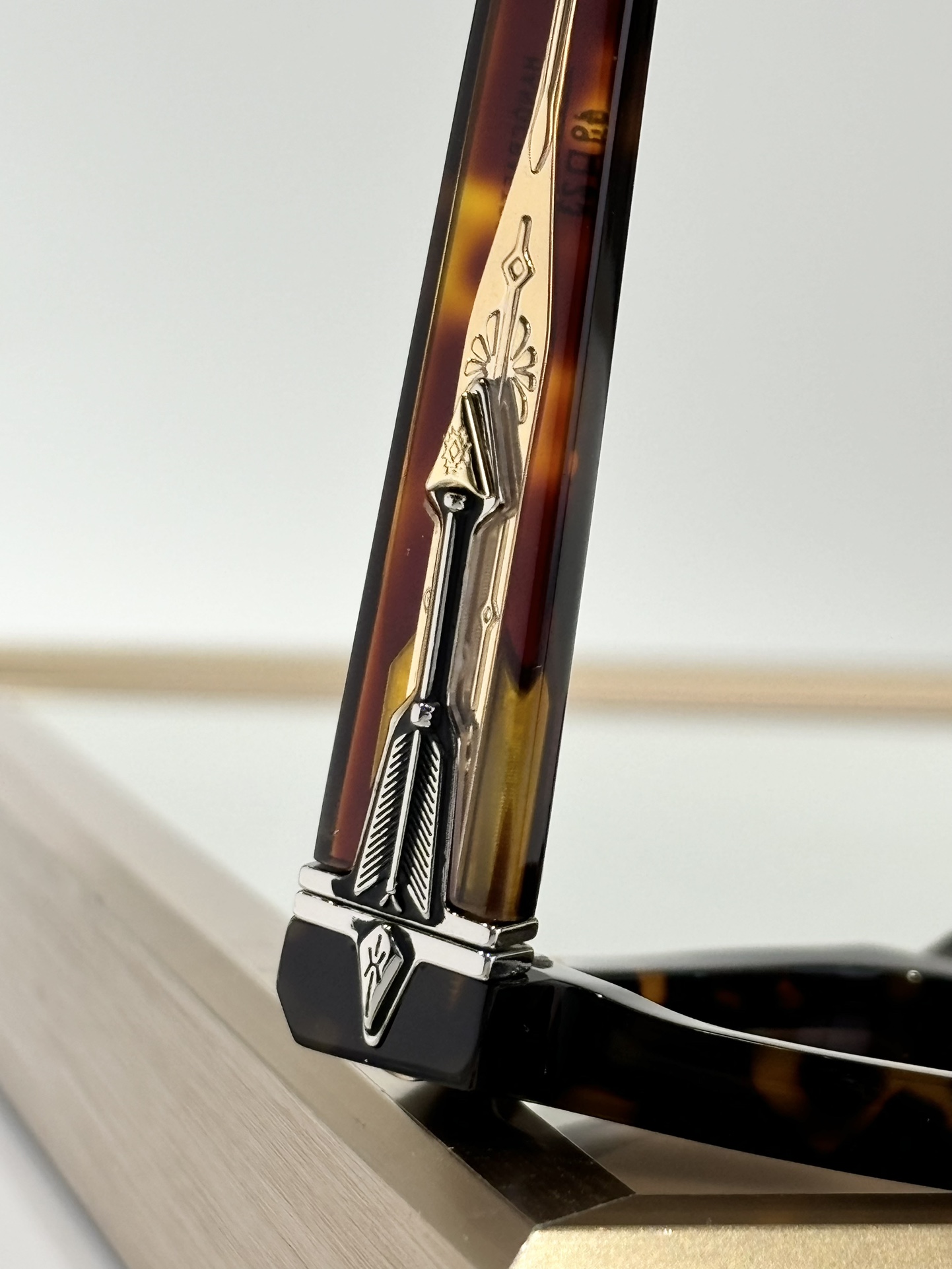  JACQUES MARIE MAGE
MODEL：RAWLINS
SIZE：49口23-146
