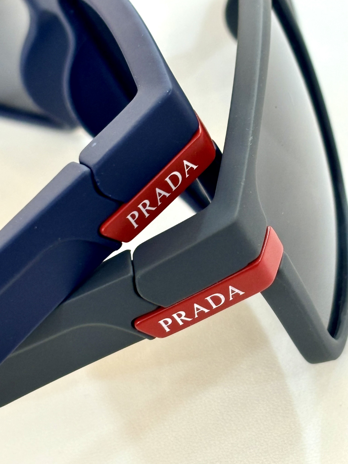 PRADASPR21140Size:56口18-138