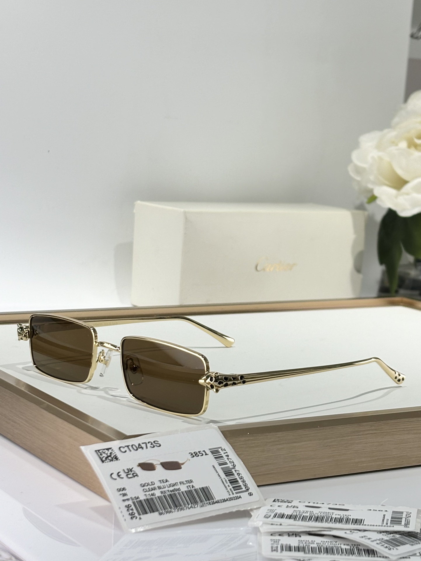  Cartier
PANTHÈRE DE CARTIER
MODEL：CT0473S
SIZE：54口2
