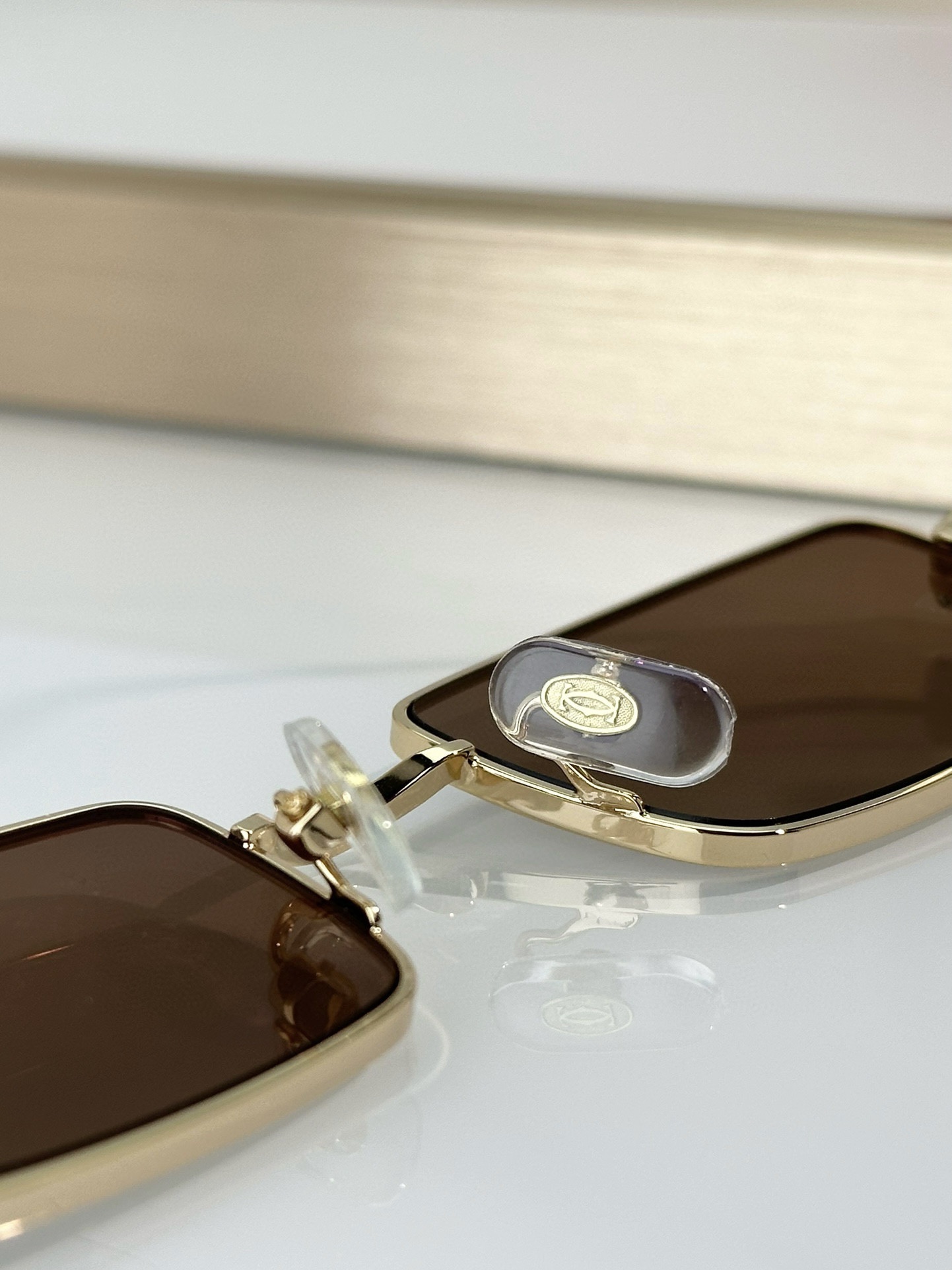  Cartier
PANTHÈRE DE CARTIER
MODEL：CT0473S
SIZE：54口2