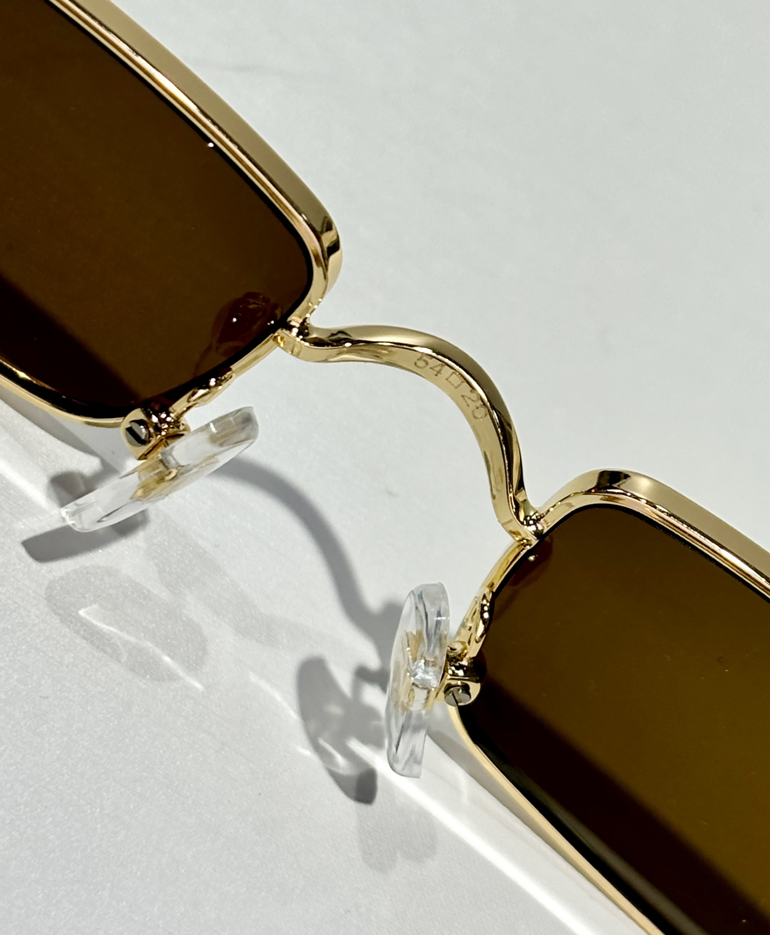  Cartier
PANTHÈRE DE CARTIER
MODEL：CT0473S
SIZE：54口2