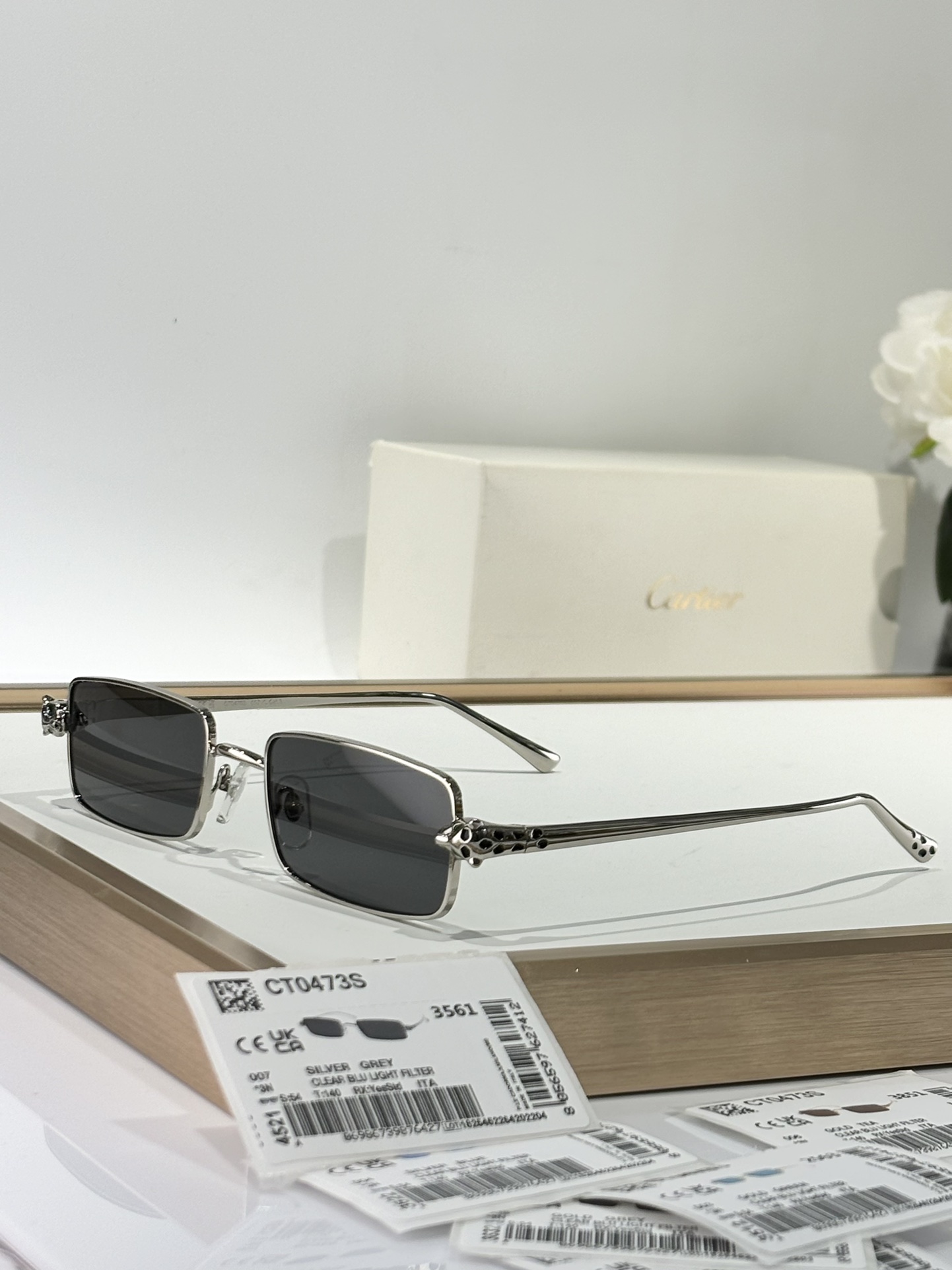  Cartier
PANTHÈRE DE CARTIER
MODEL：CT0473S
SIZE：54口2