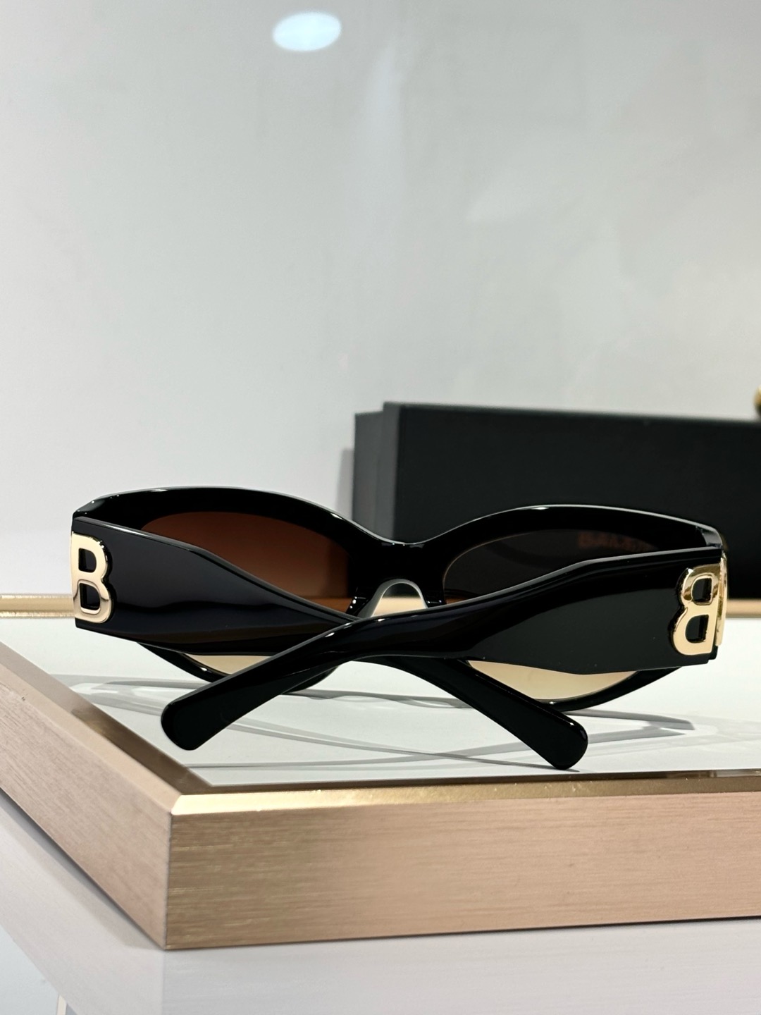  BALENCIAG* 𝐵𝑎𝑙𝑒𝑛𝑐𝑖𝑎𝑔𝑎
MODEL：BB0324SK
SIZE：55口19-135