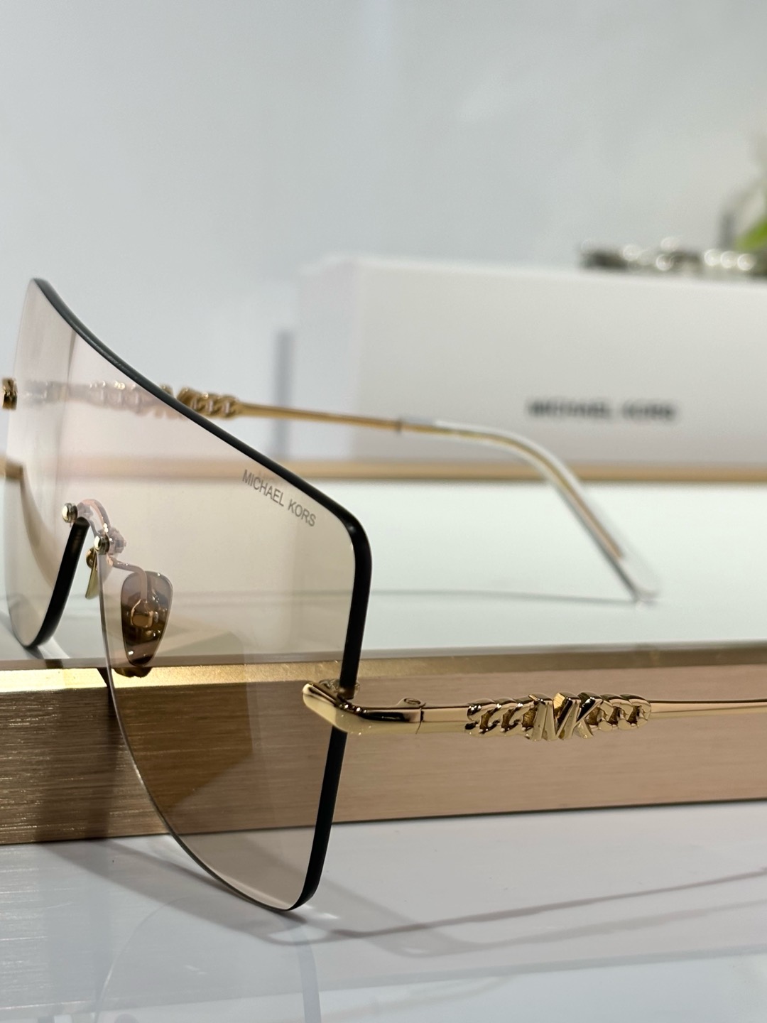  MICHAEL KORS
MODEL：MK 1148
SIZE：137口0-140
