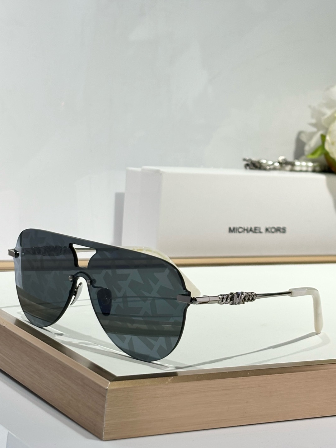  MICHAEL KORS
MODEL：MK 1149
SIZE：137口0-140
